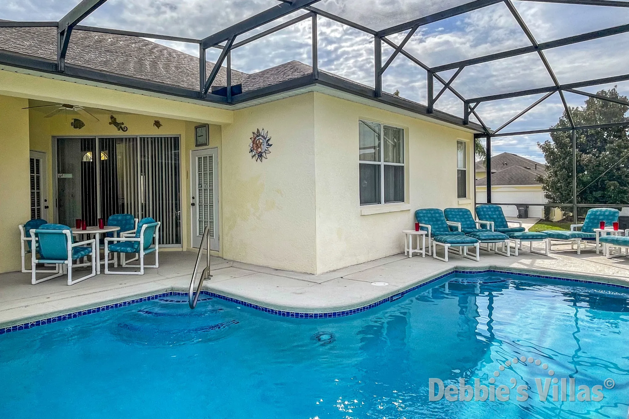 Calabay Parc villa with a west-facing private pool