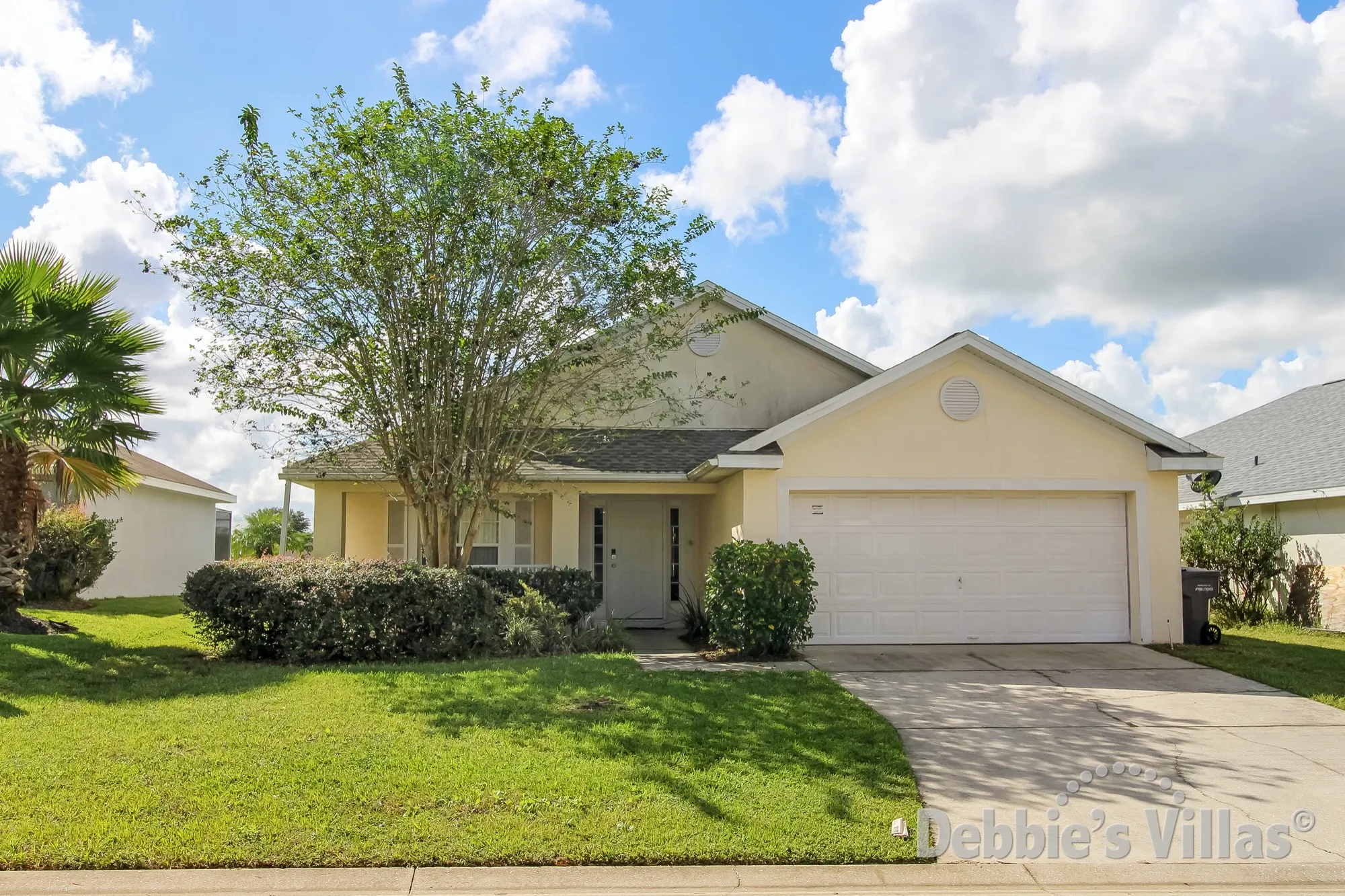 Orlando vacation villa to rent, close to Disney World, south-facing private pool, games room