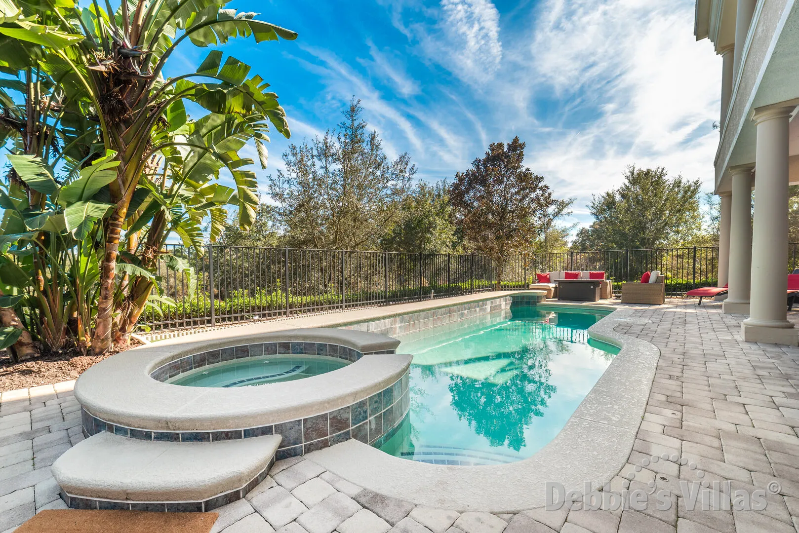 Reunion villa with a private pool and spa