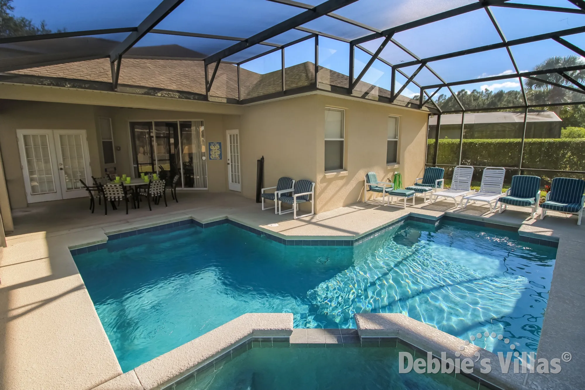 Calabay Parc villa in Davenport with a private pool and spa