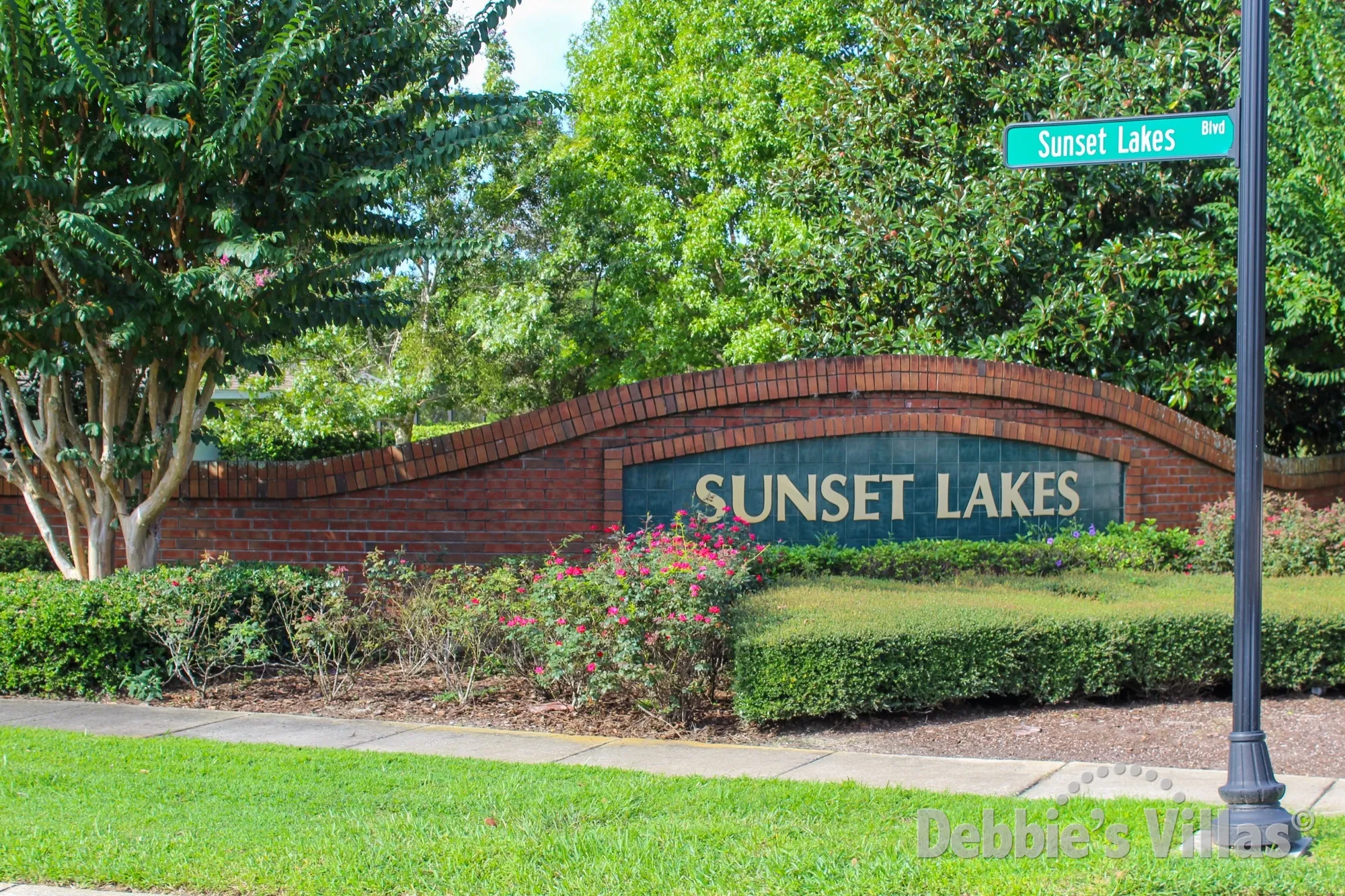 Range of Orlando villas close to Disney on gated community