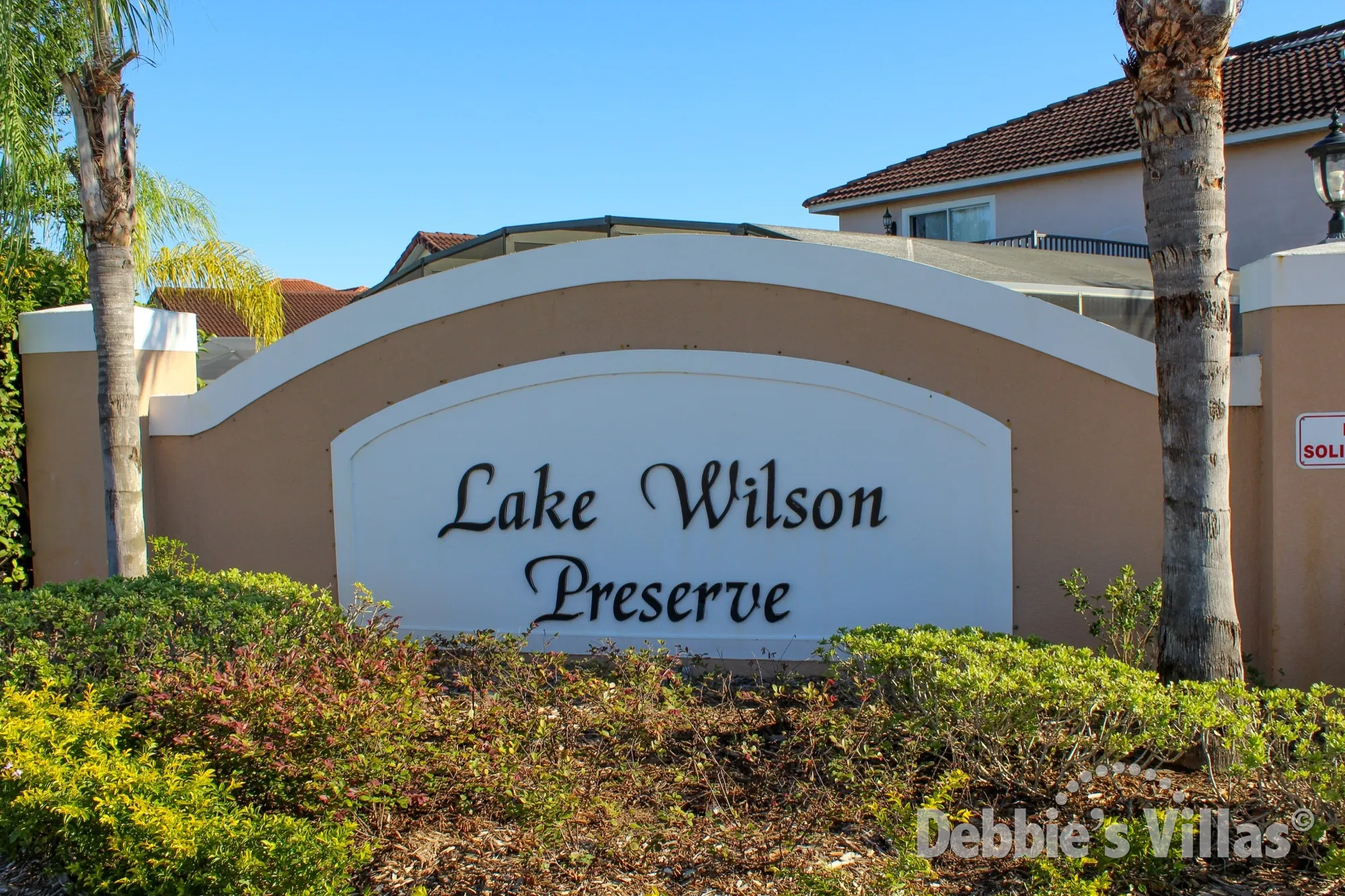 Lake Wilson Preserve is a Davenport community close to Disney offering a selection of private villas