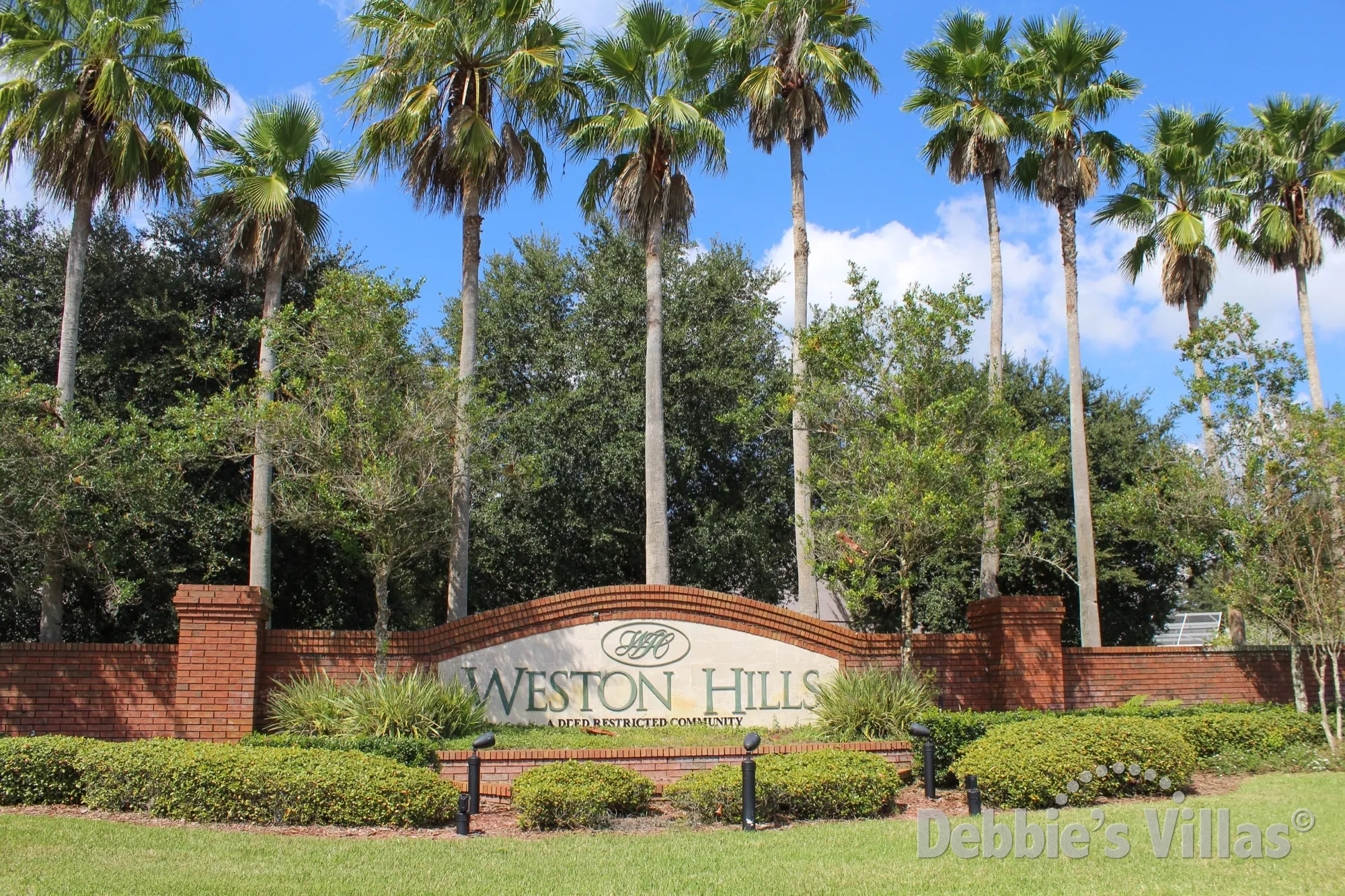 Entrance to Weston Hills, close to Disney, selection of privately owned rental villas