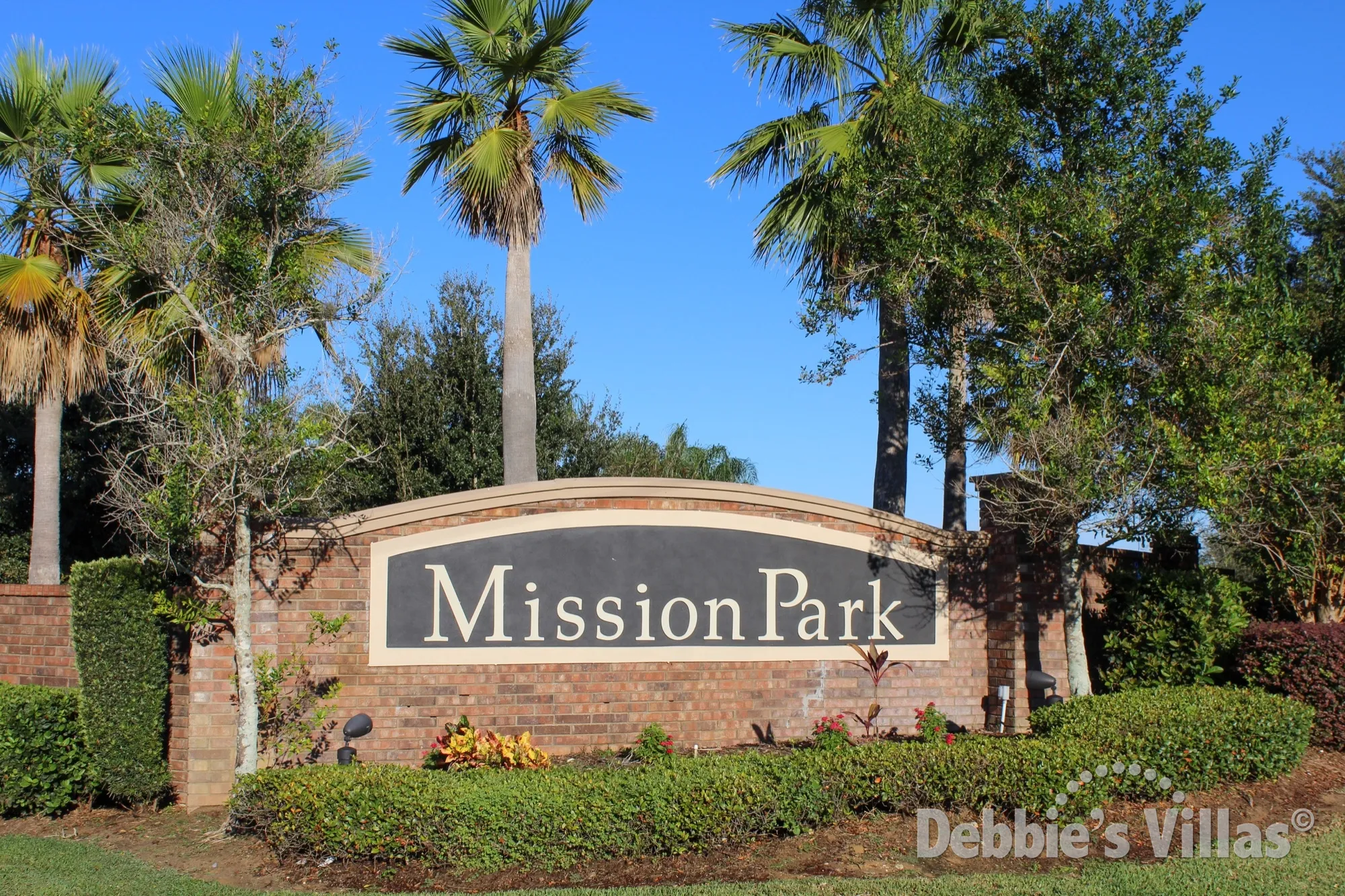 Entrance to Mission Park community, close to Disney World with a choice of private villas to rent