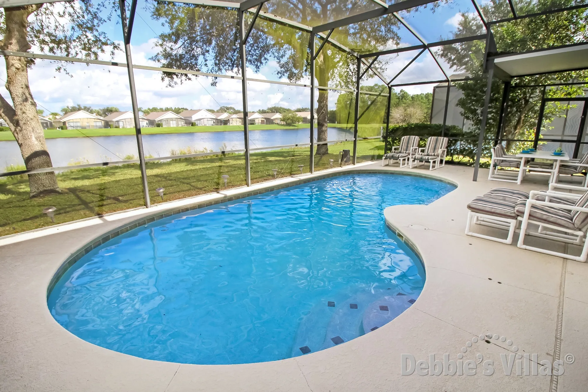 Sunrise Lakes villa in Clermont has a private pool with a lake view