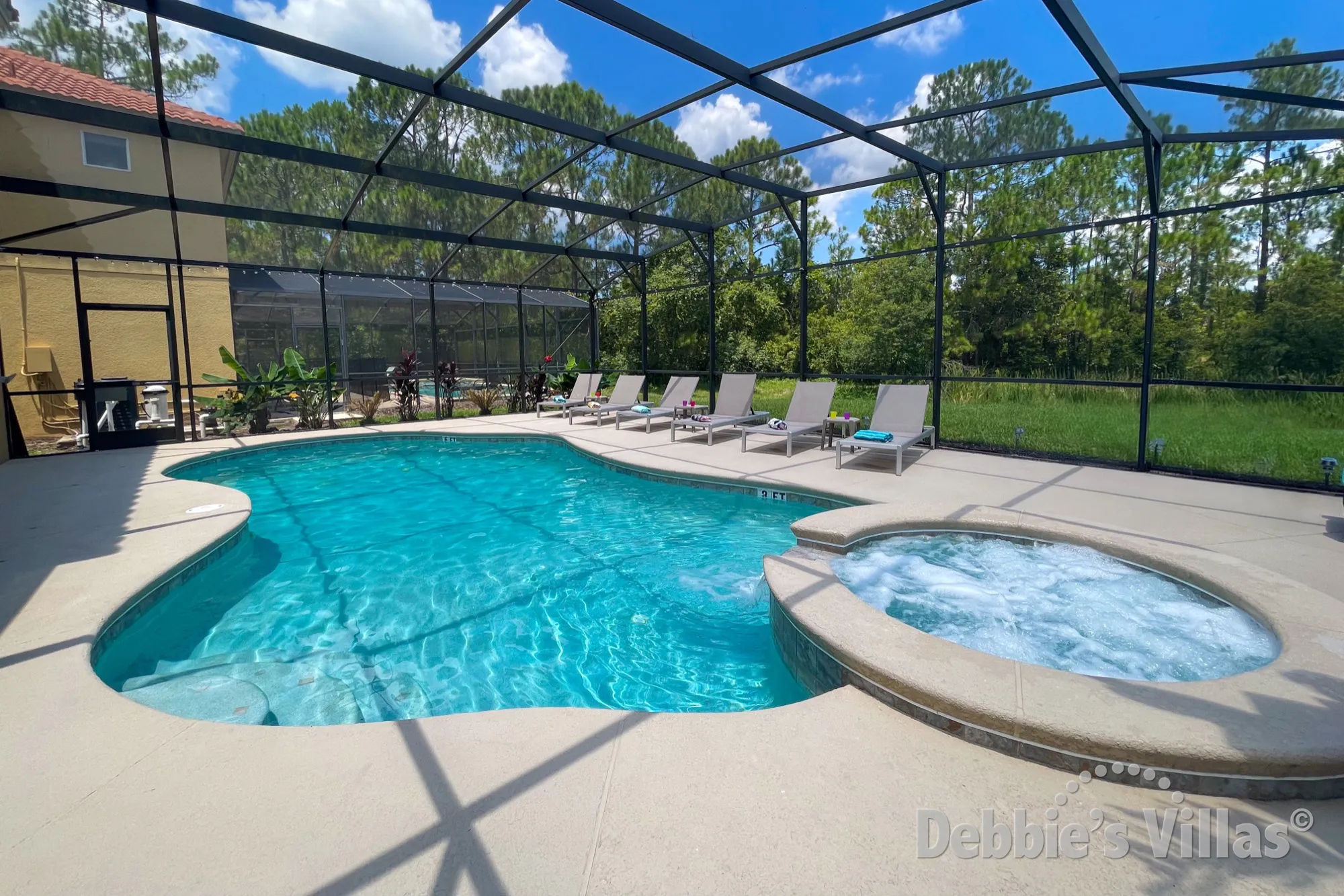 Private pool and spa at this vacation villa on Watersong in Davenport 