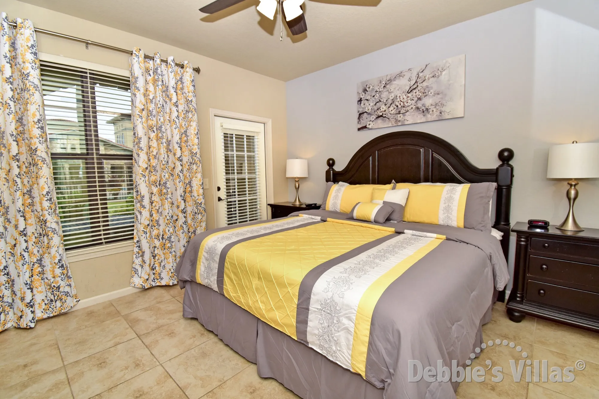 Main bedroom with King-size bed