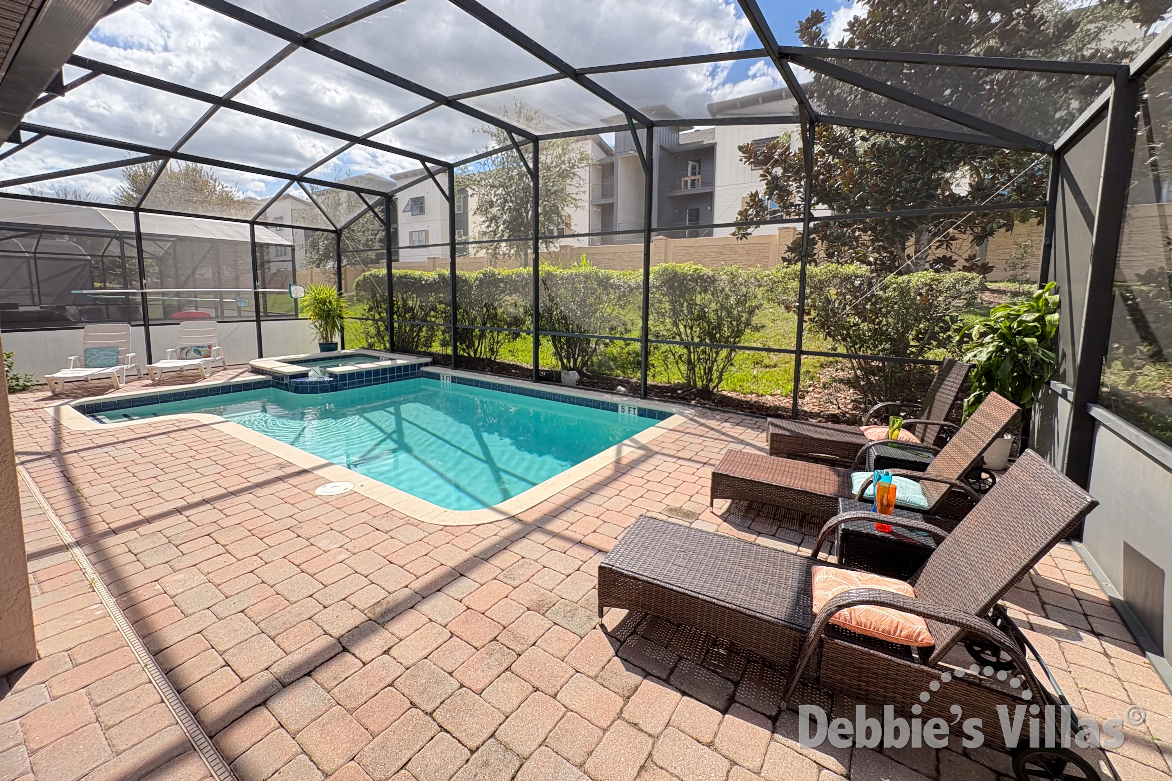 West-facing pool and spa at this vacation villa on ChampionsGate in Davenport