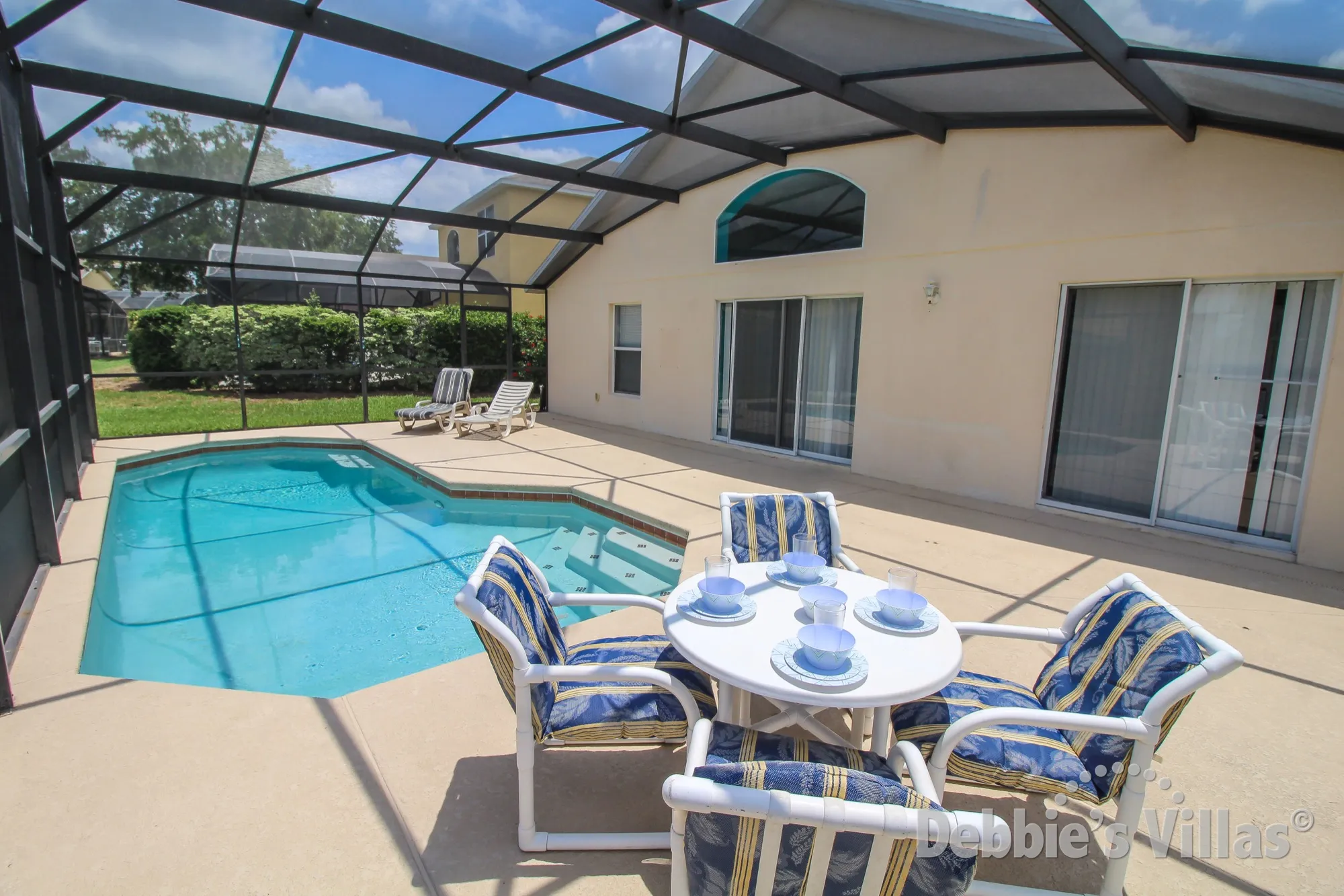 Emerald Island villa in Kissimmee with large private pool deck