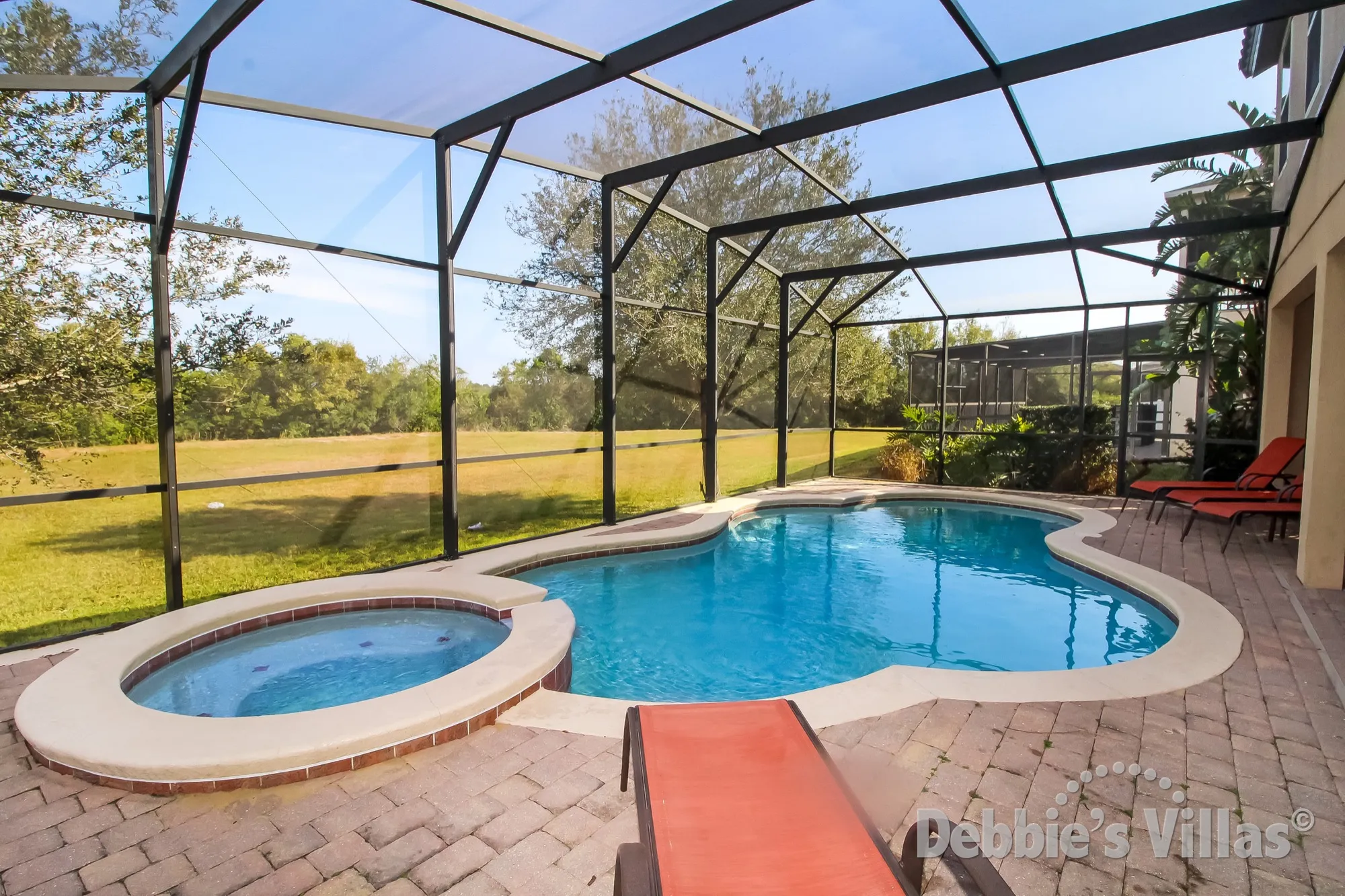 West Haven vacation villa in Davenport with no rear neighbours around the pool and spa 