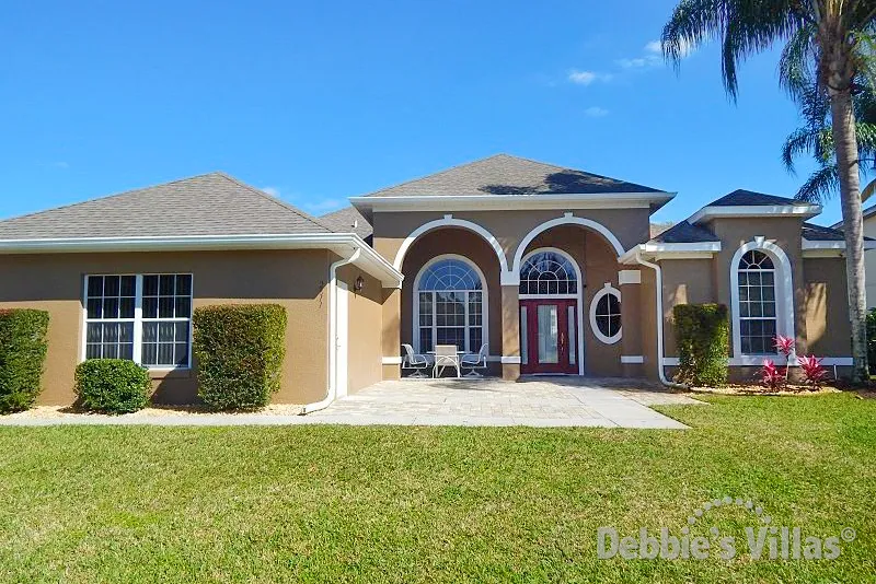 Orlando villa, close to Disney, gated Kissimmee community, private pool, games room 