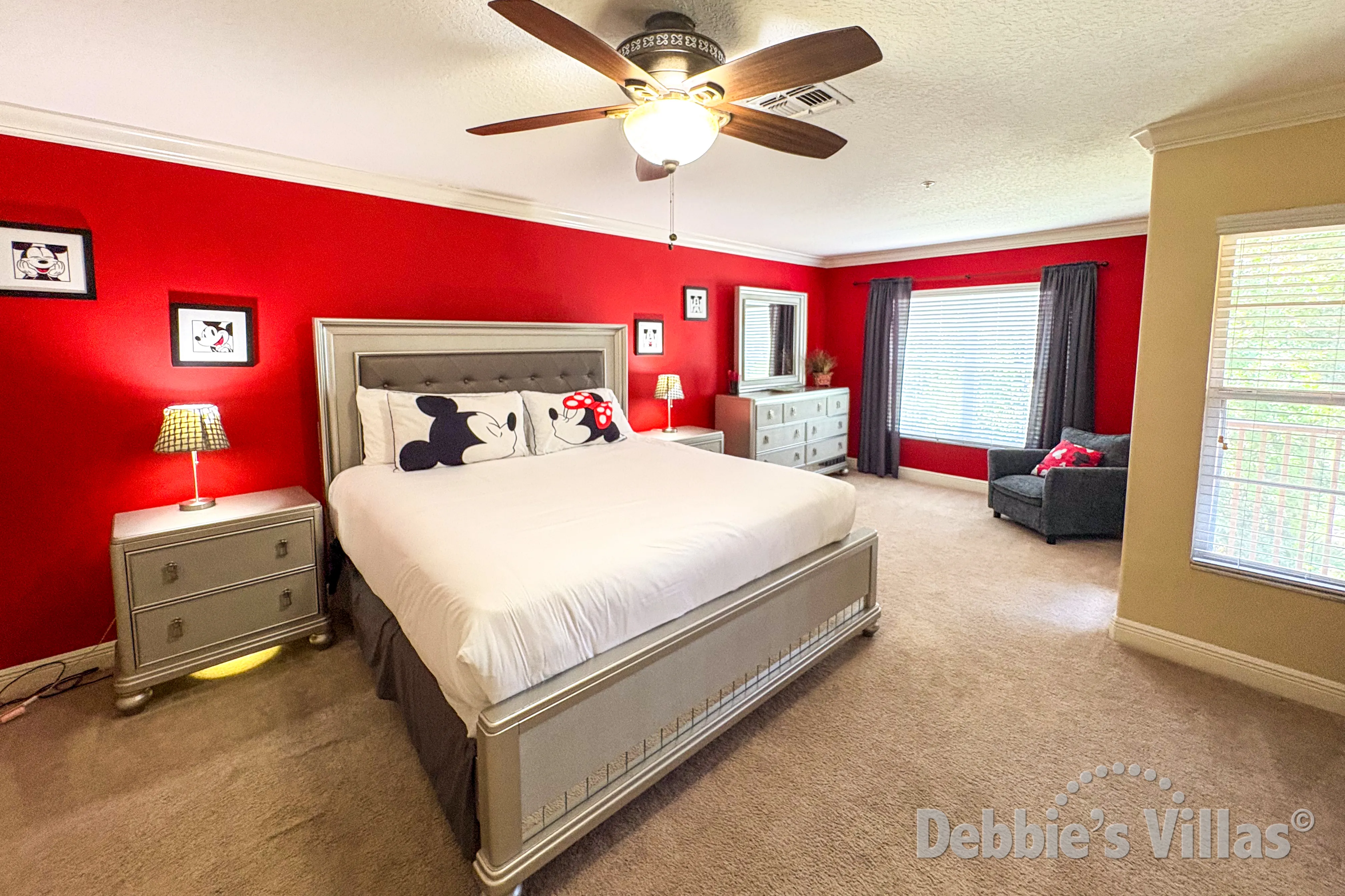 Mickey Mouse-themed Main bedroom with a King-size bed in this vacation home on Reunion in Davenport 