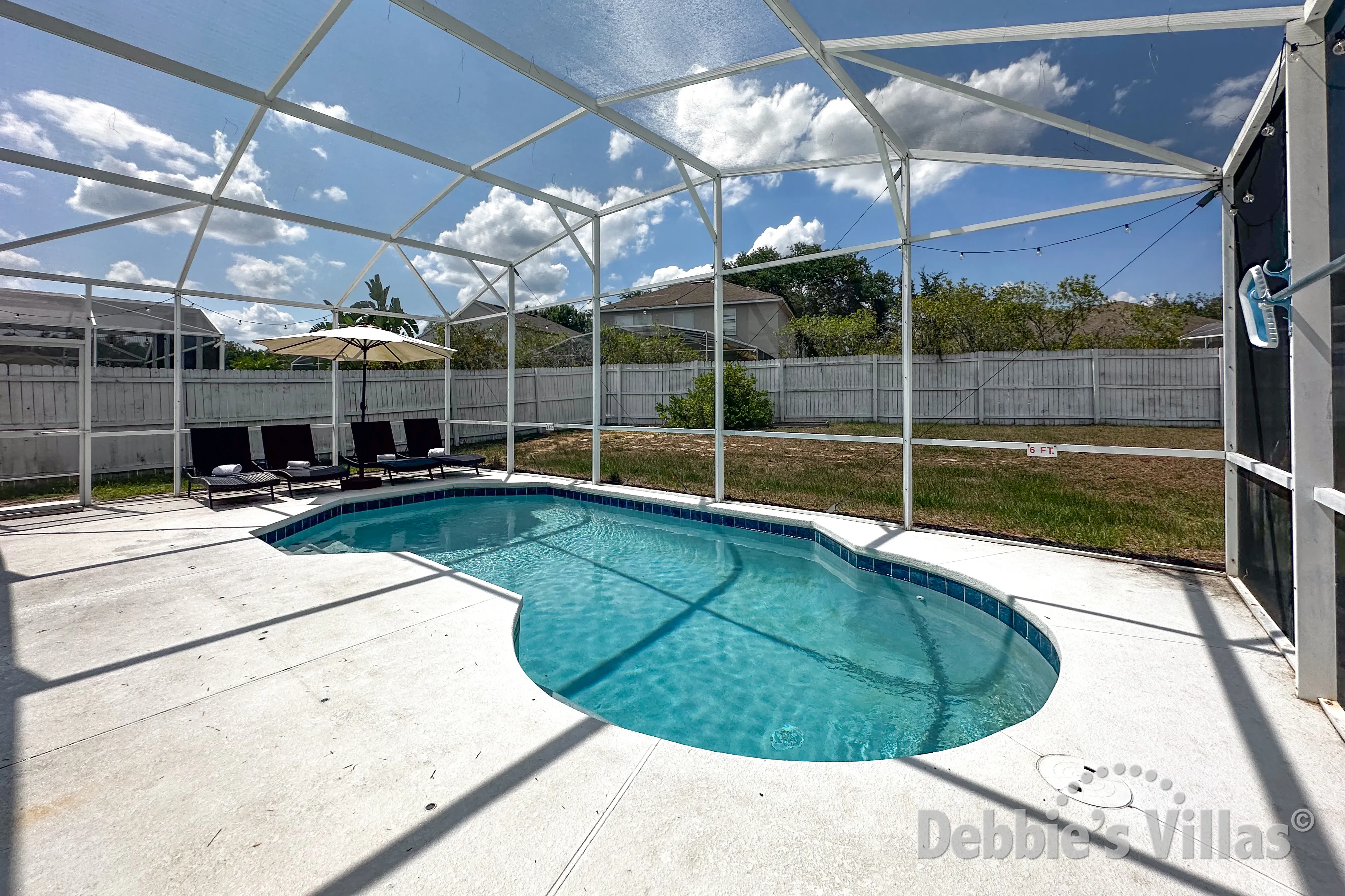 Private pool with no overlooking neighbours at this vacation villa on Highlands Reserve in Davenport