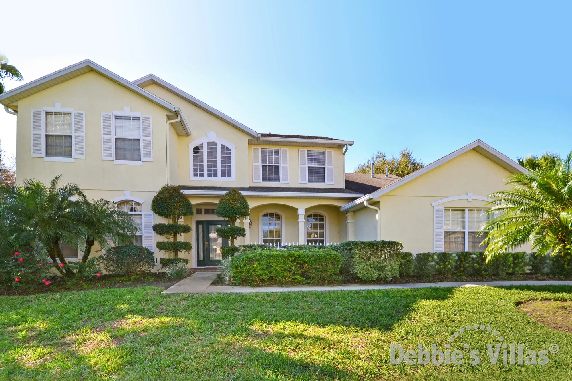 Orlando villa, close to Disney, gated community, southwest-facing pool and spa, cinema room
