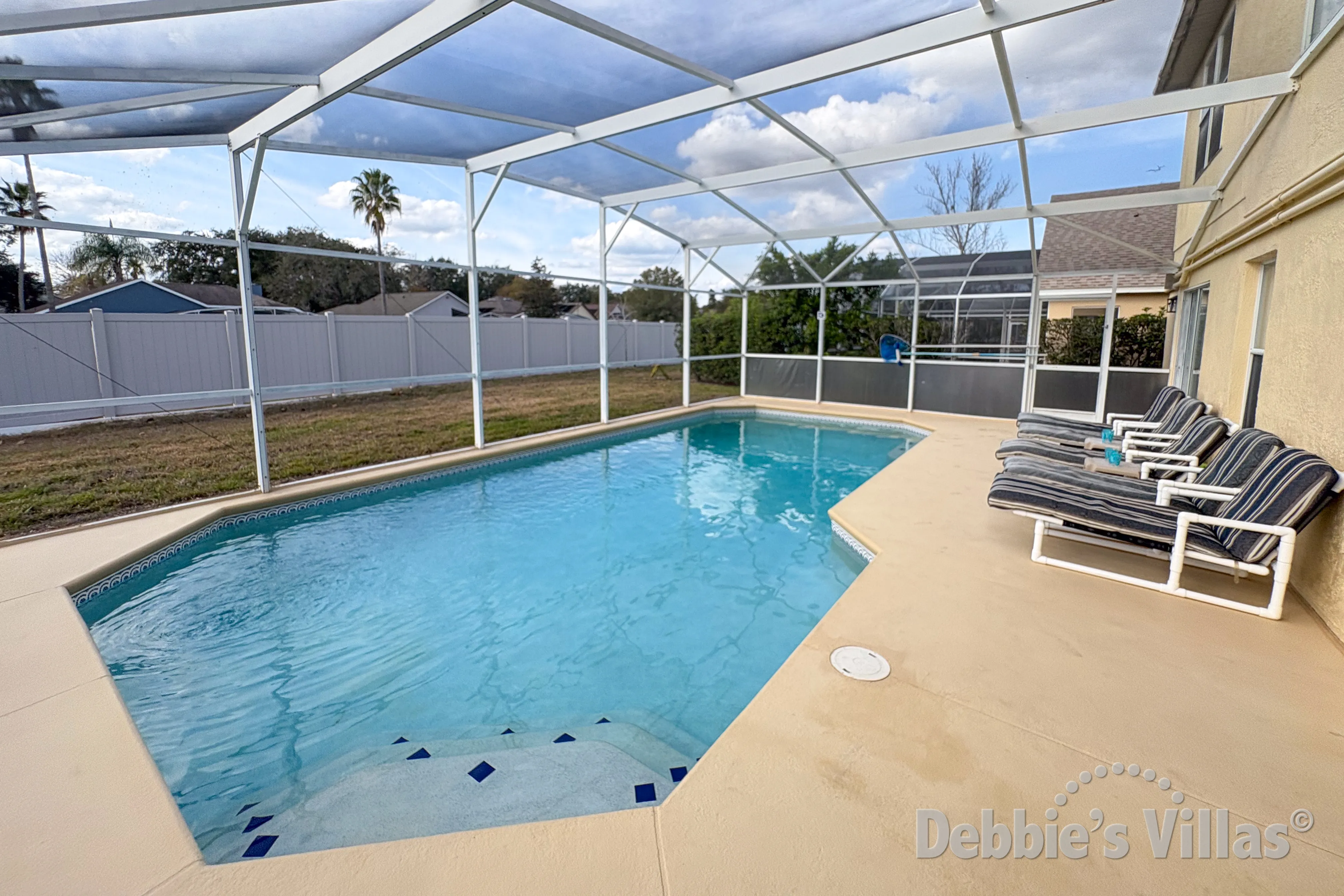West-facing private pool at this vacation villa on Westridge Manors in Davenport 