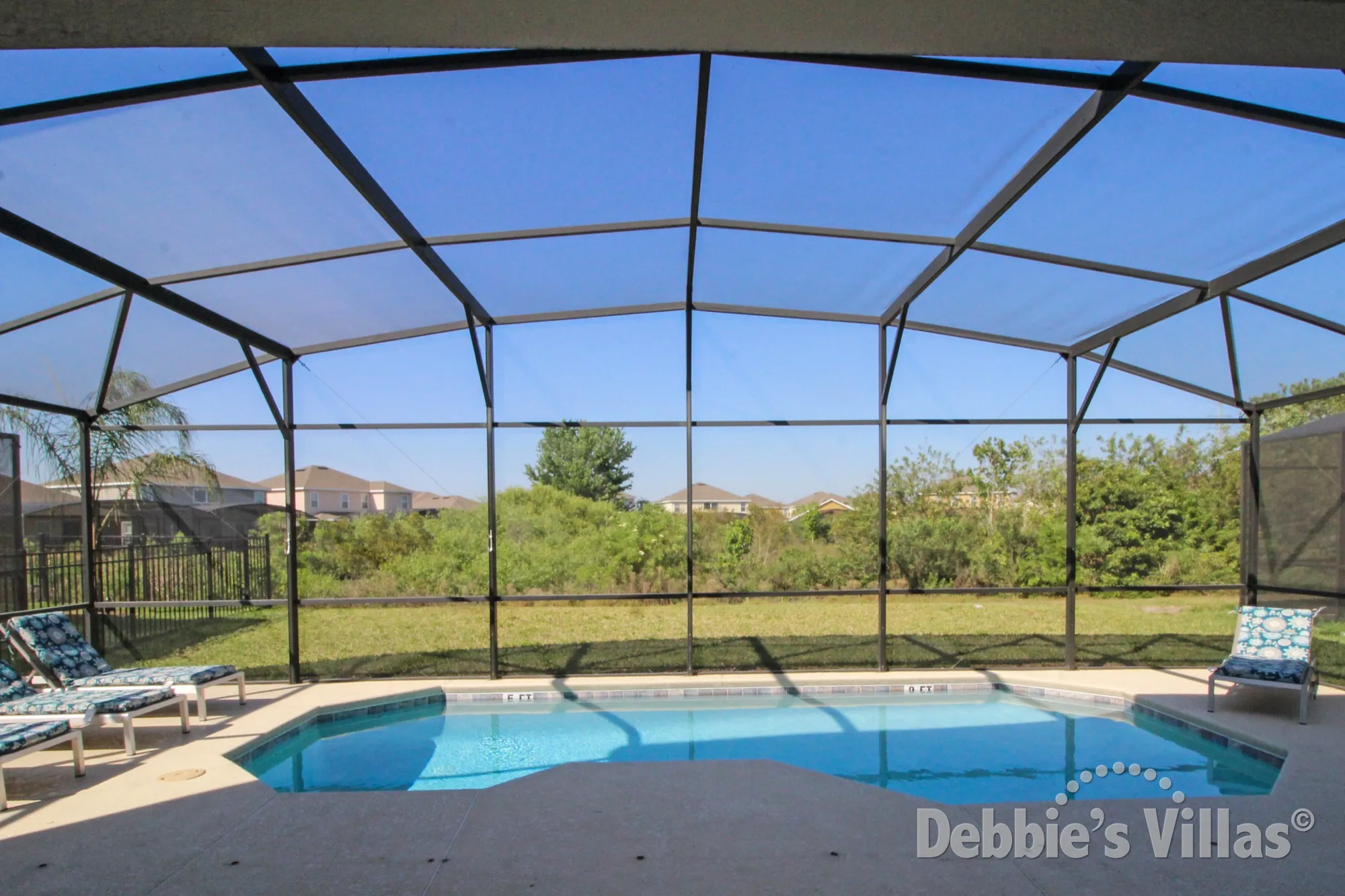 Vacation villa in Davenport with no rear neighbours