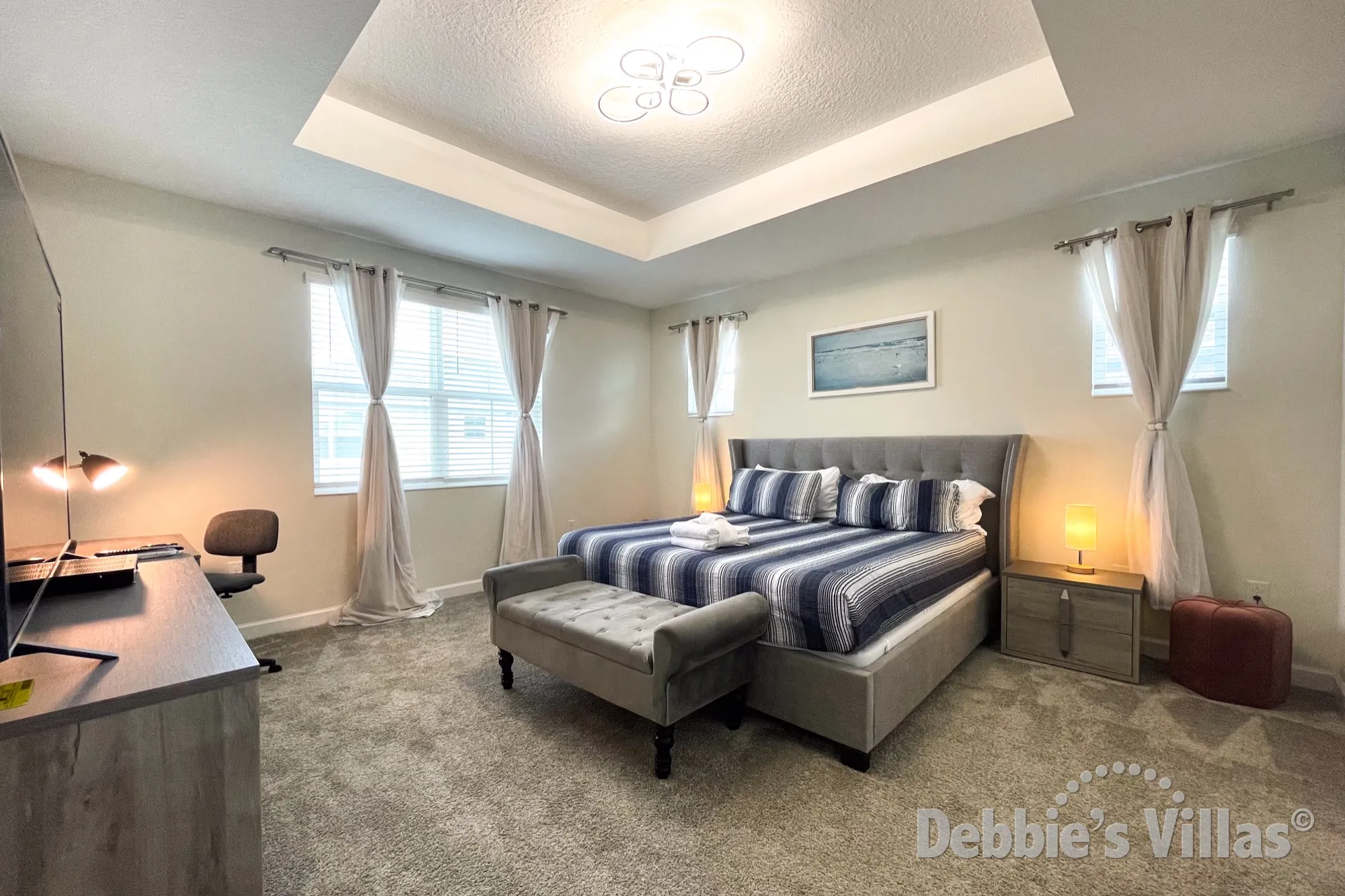 Main bedroom with King-size bed