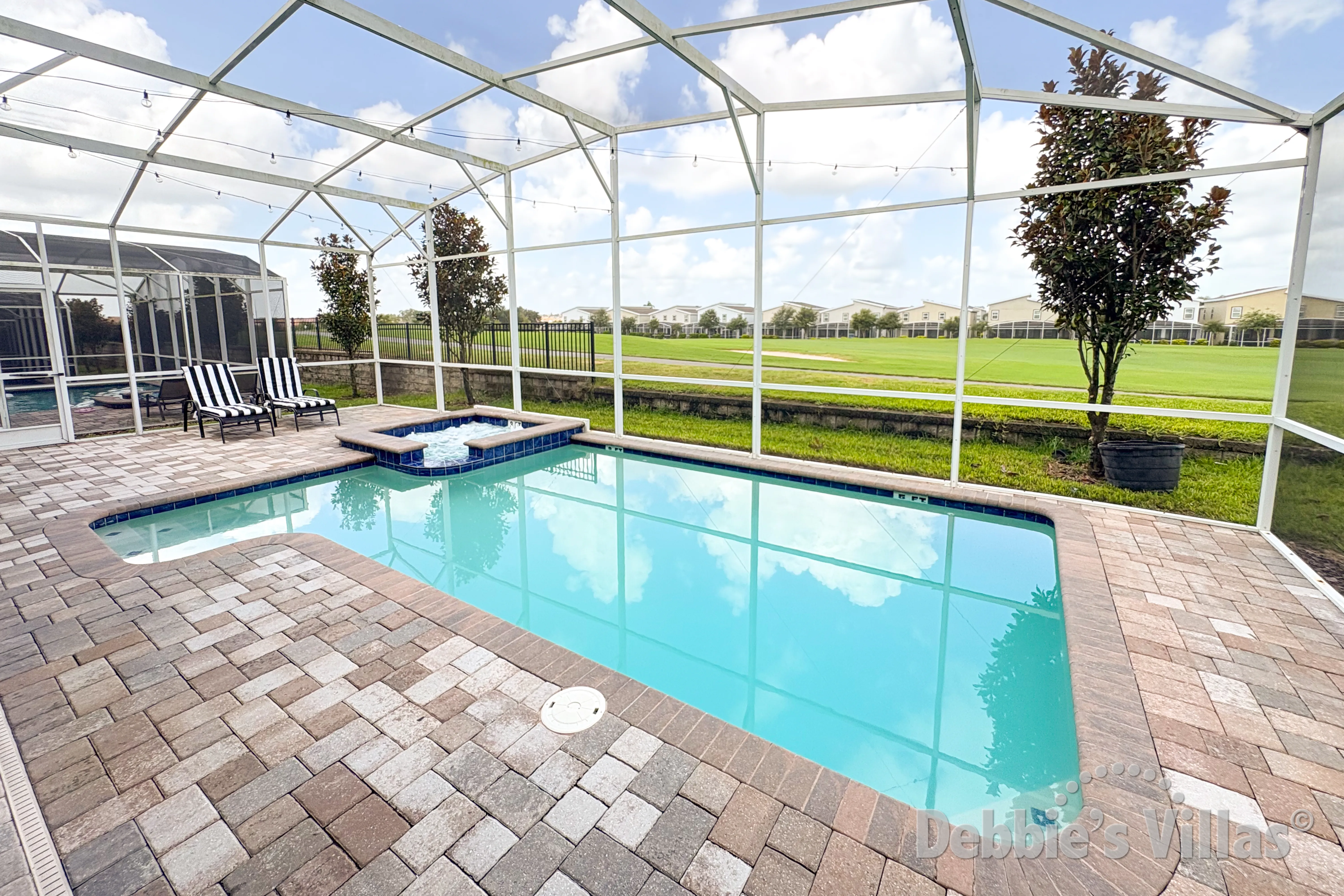 West-facing pool and spa at this vacation villa on ChampionsGate in Davenport