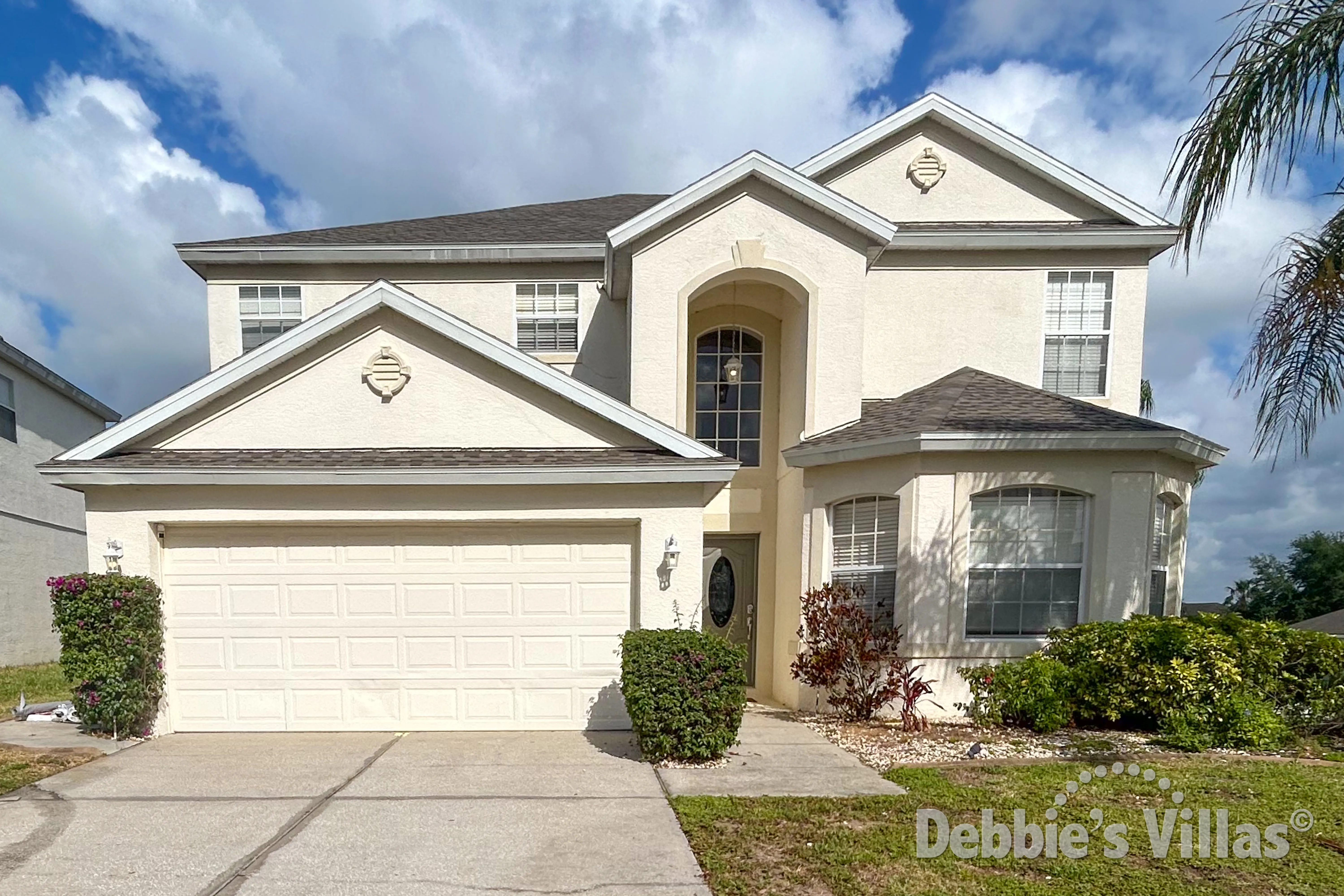 Orlando vacation villa, Davenport community, close to Disney World, private pool, games room