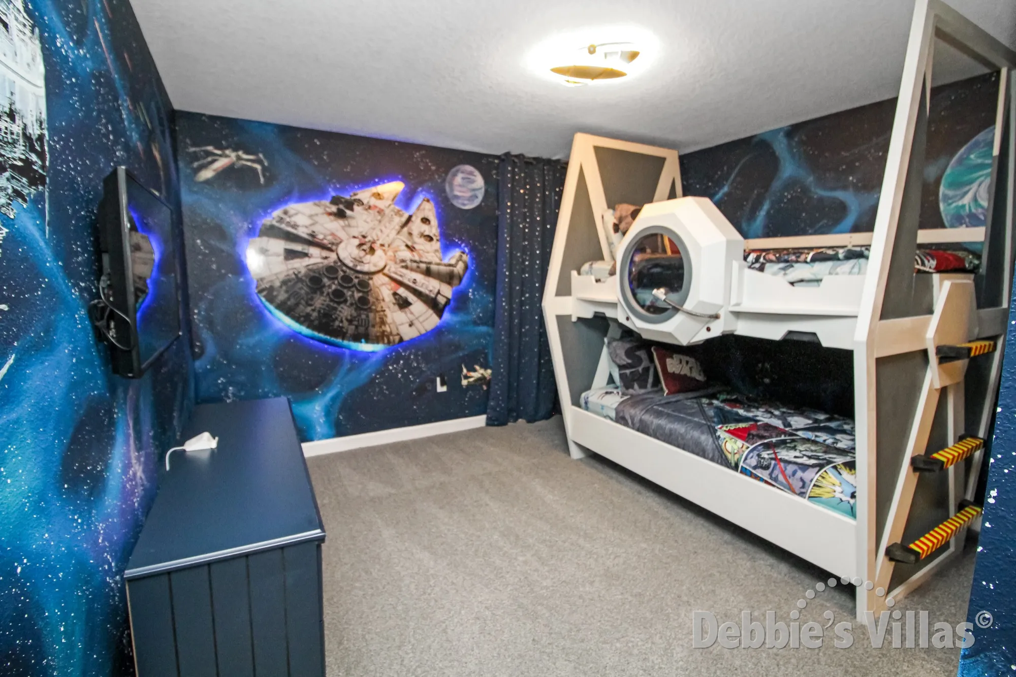 Star Wars-themed Bedroom 6 with Bunk beds