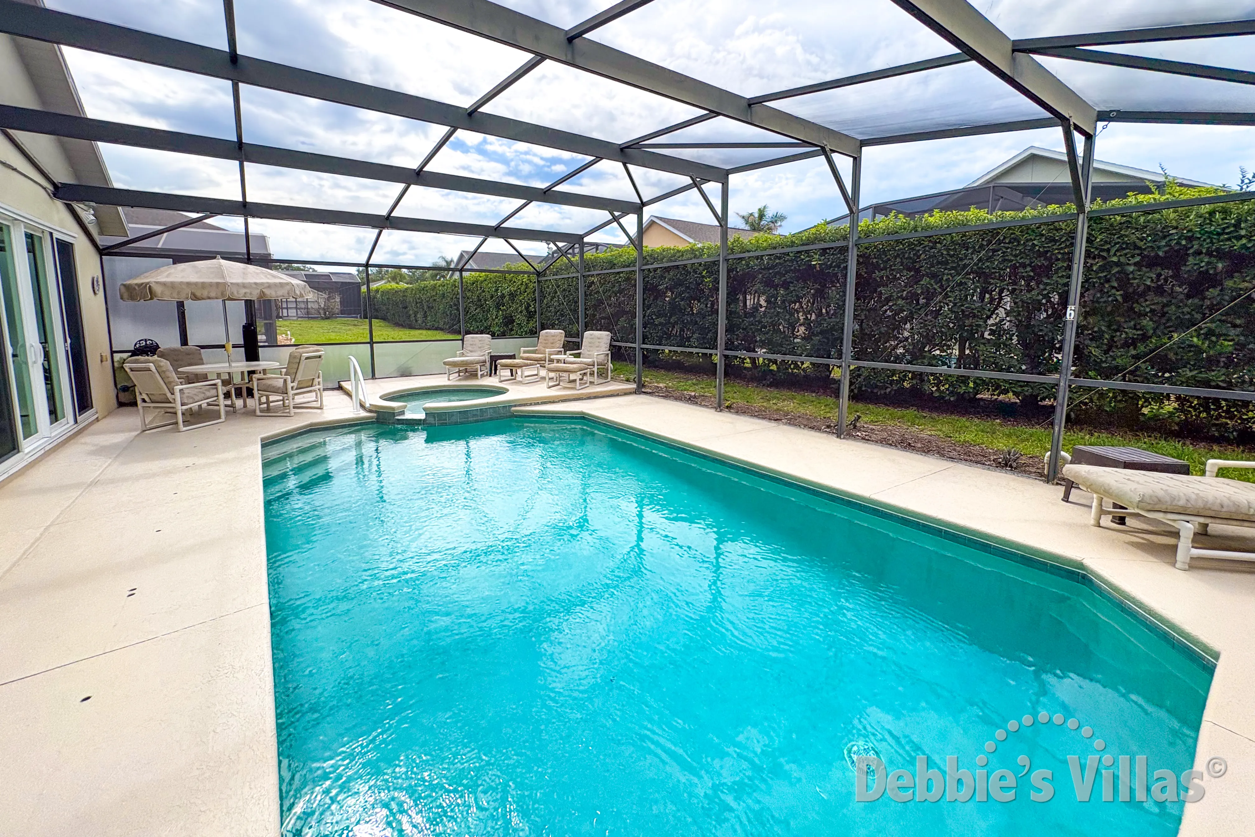 Private pool and spa at this vacation villa on Glenbrook in Clermont 