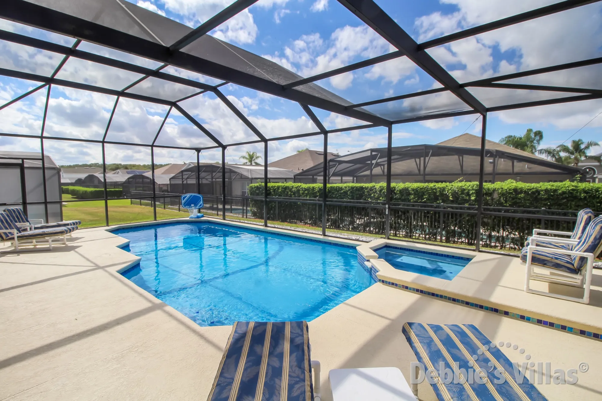 Windsor Palms villa in Kissimmee with a private west-facing pool and spa