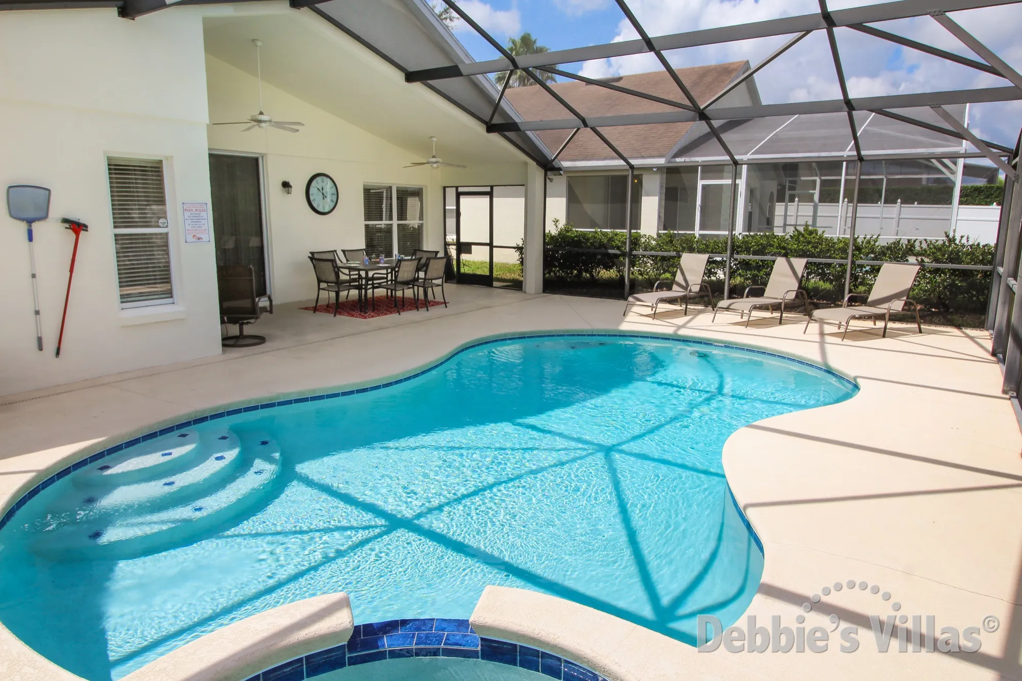 Easy access steps into the pool