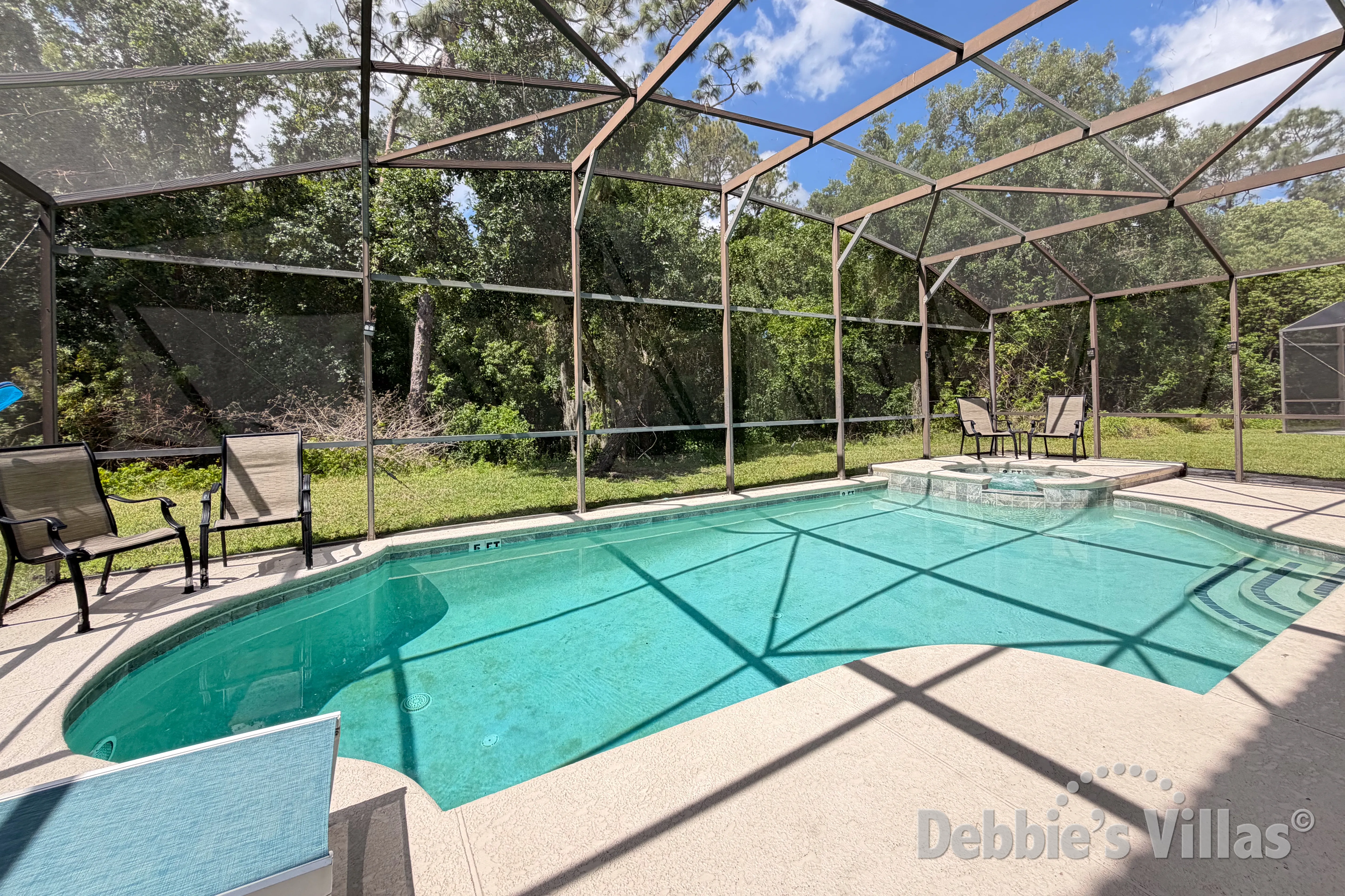 Southwest-facing pool and spa at this vacation villa on Bella Vida in Kissimmee 
