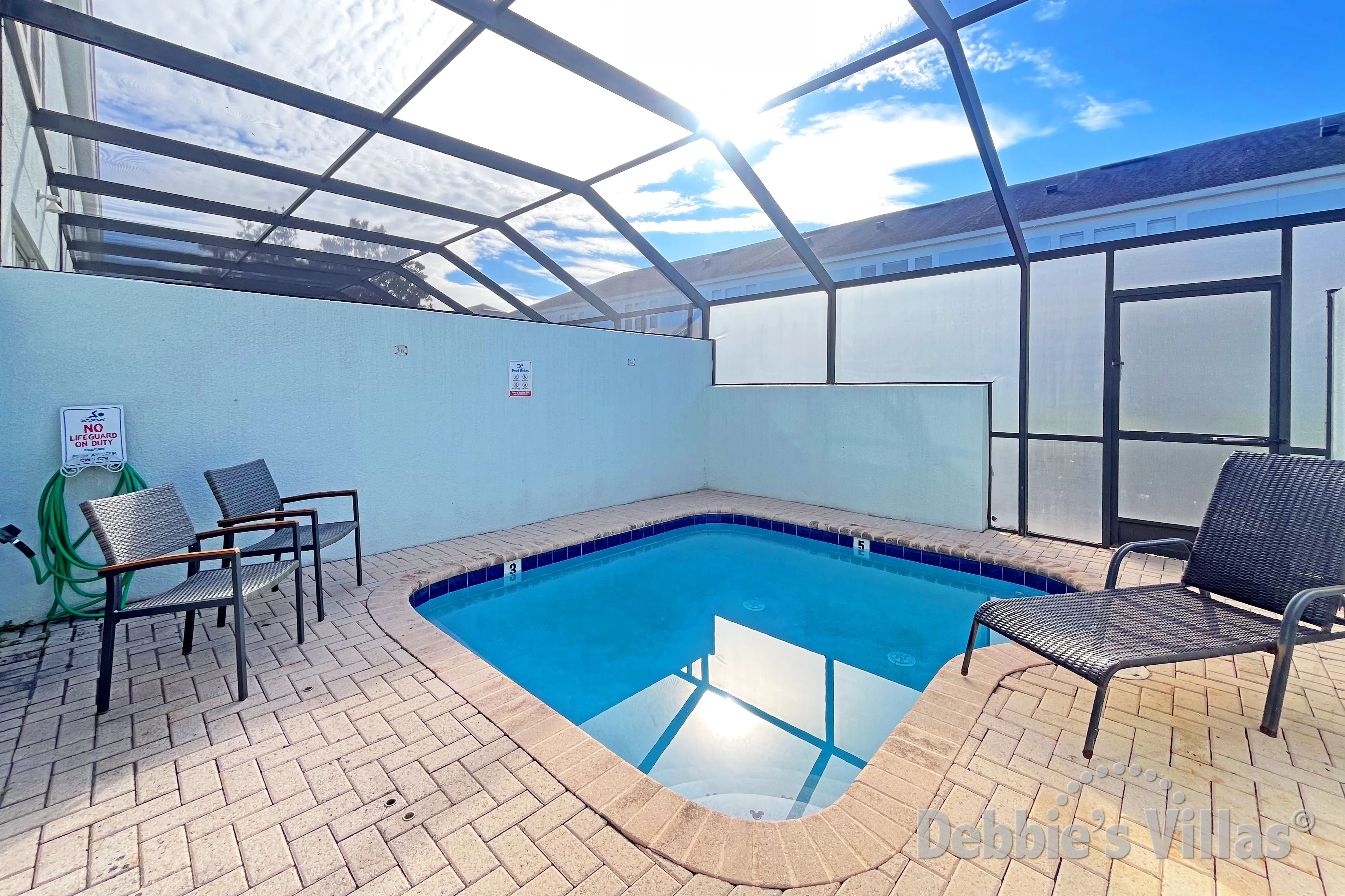 Private south-facing splash pool at this vacation home on Windsor Hills in Kissimmee