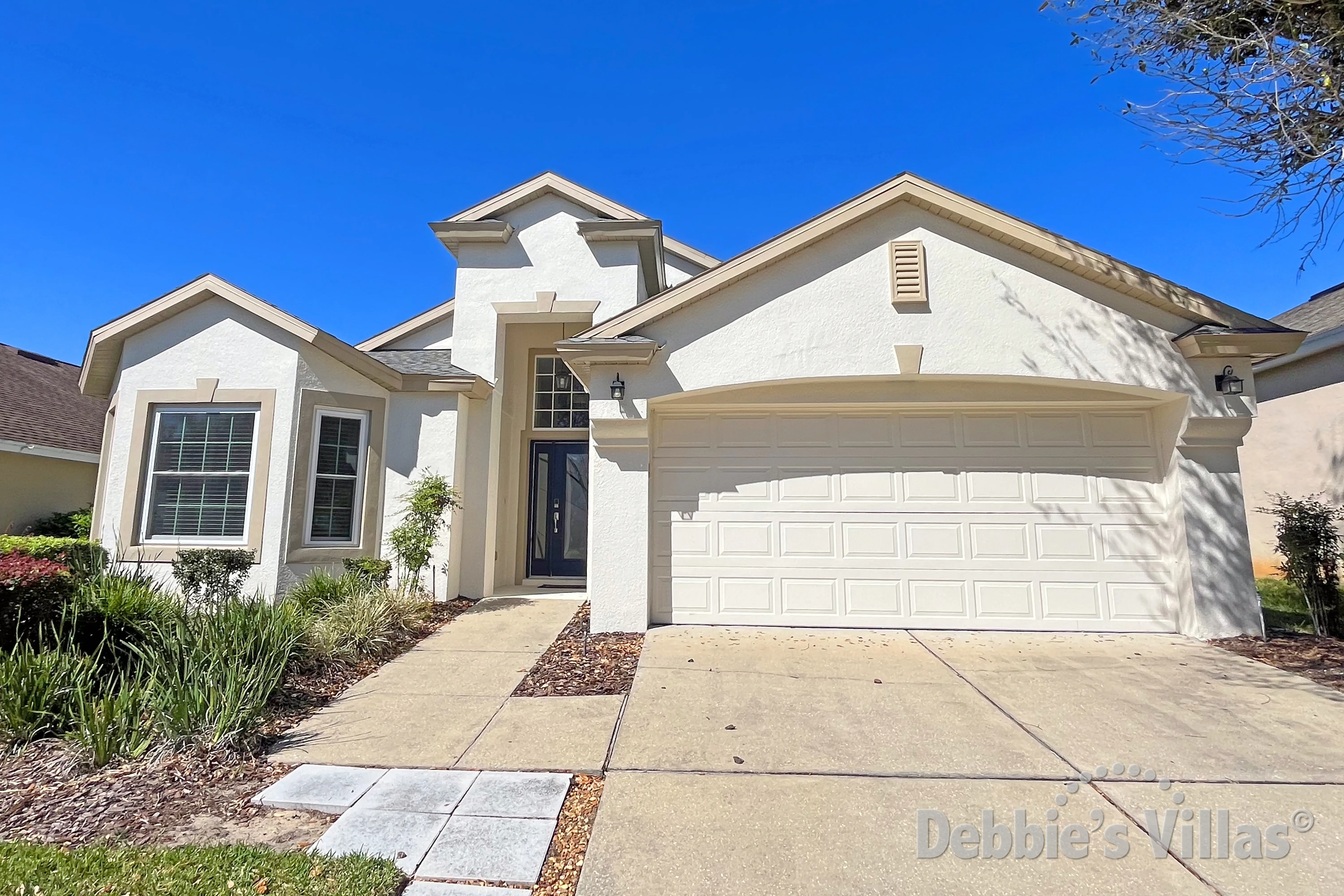 Orlando vacation villa, gated community, close to Disney, west-facing pool and spa, games room