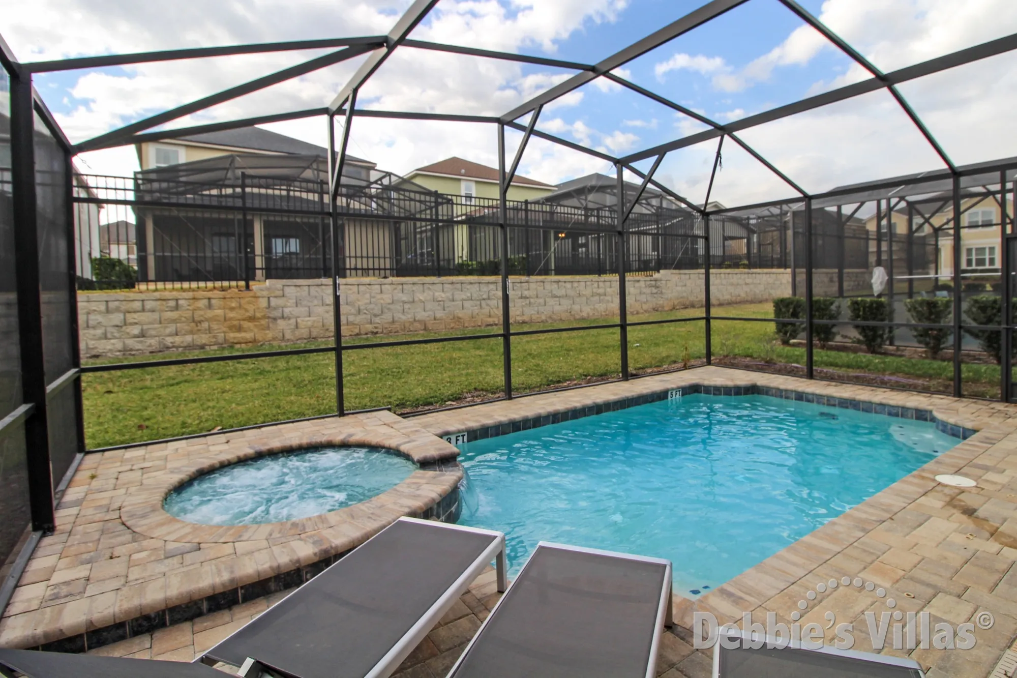 Private west-facing pool and spa at this Kissimmee rental home