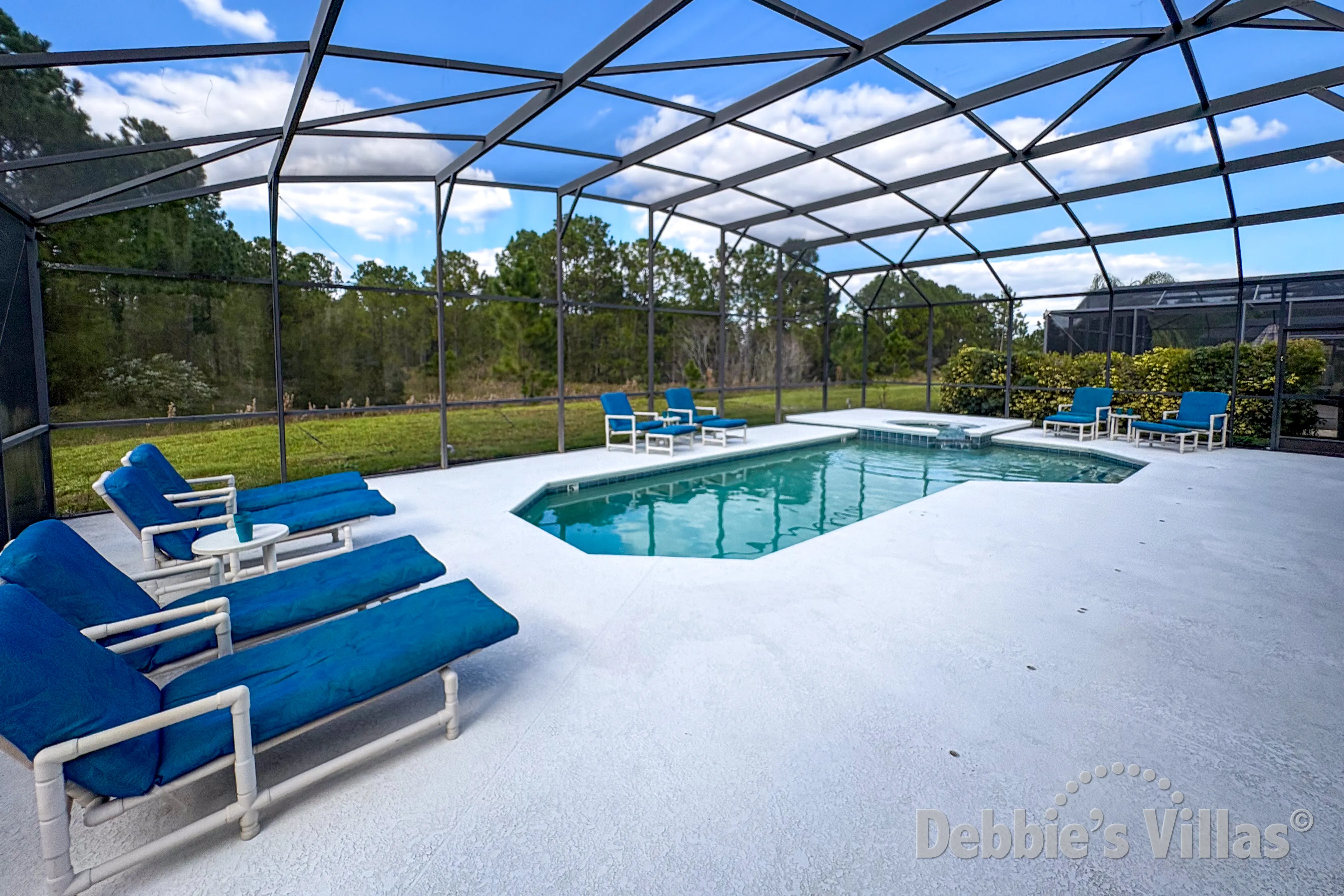 Private pool and spa at this vacation villa on Watersong in Davenport 