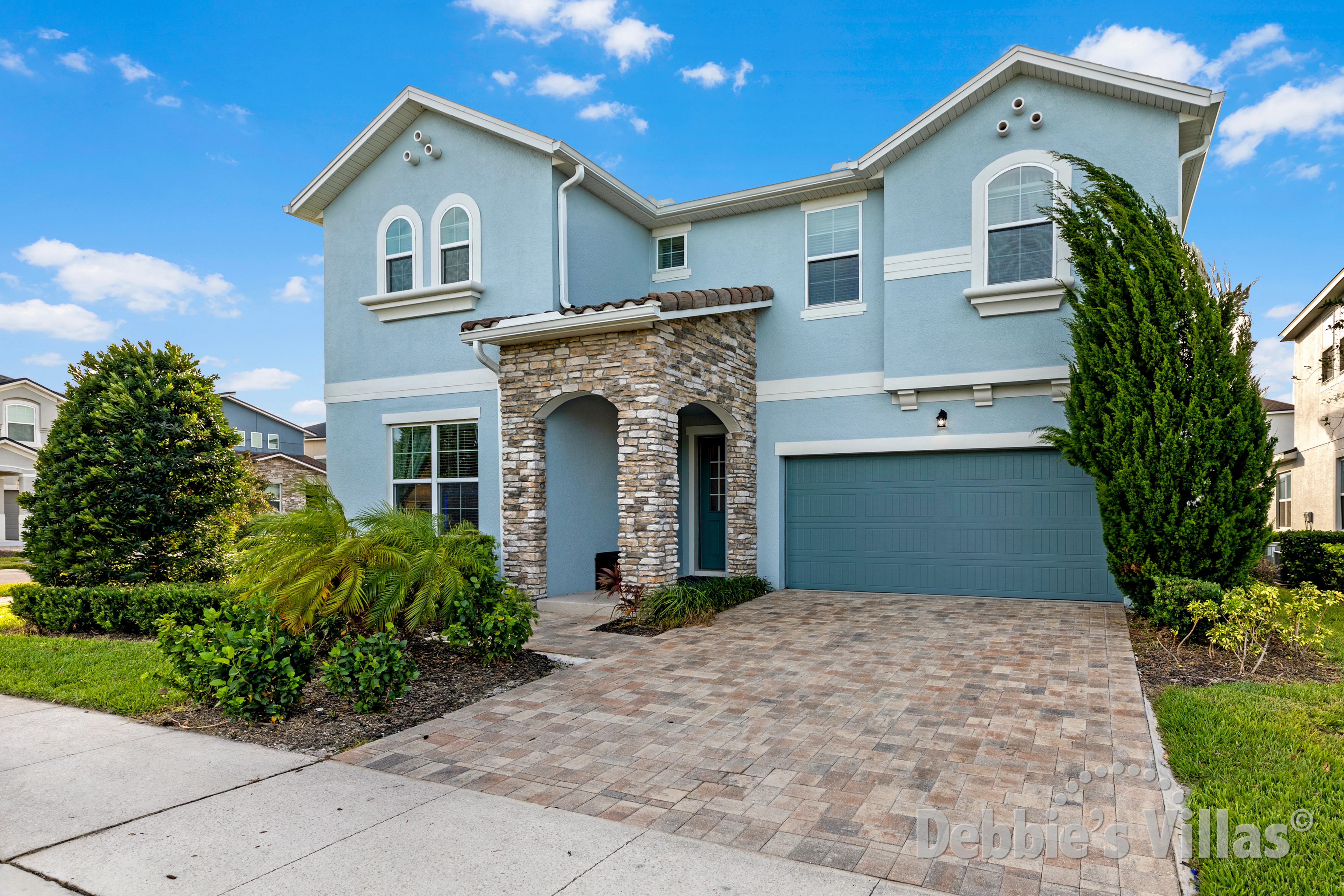 Orlando vacation villa, gated resort, close to Disney World, west-facing pool and spa, games room 