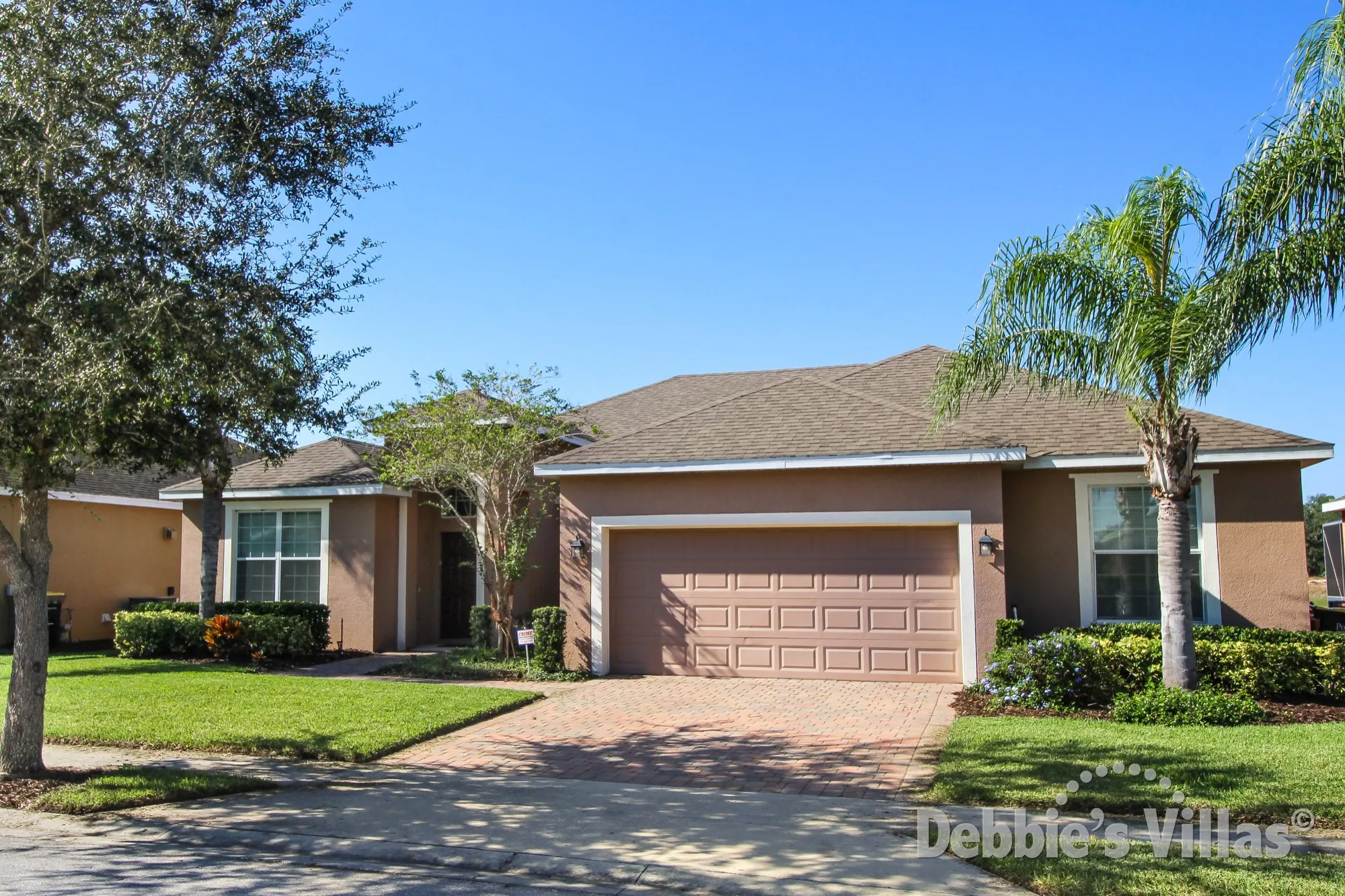 Watersong villa, west-facing pool and spa, conservation view, games room, gated resort, near Disney