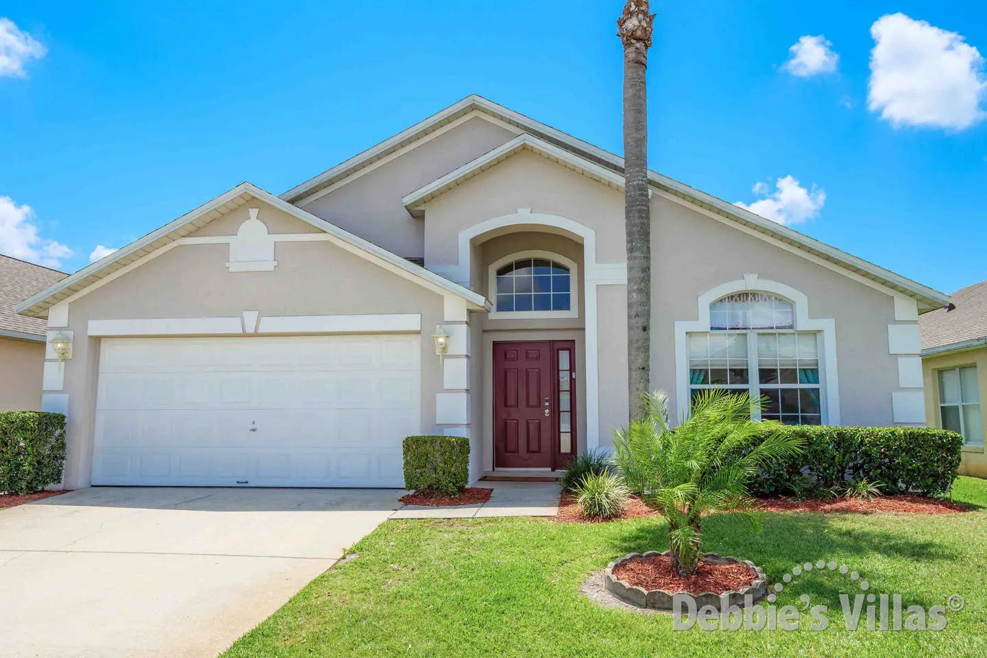 Orlando villa, minutes to Disney, gated community with facilities, south-facing pool, games room 