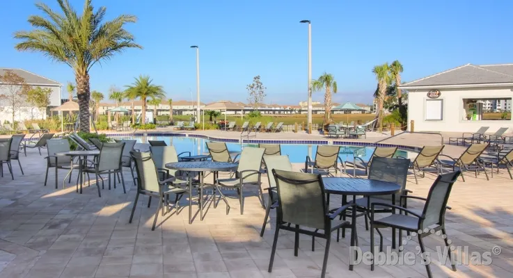 Should You Book Your Orlando Villa Direct with the Owner or Through A Travel Agent?