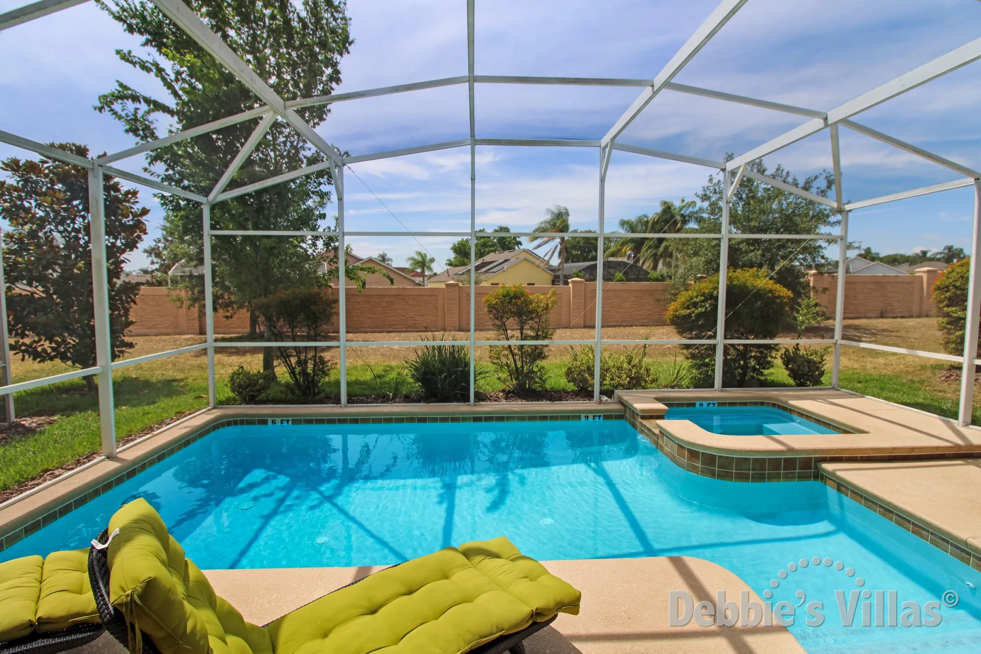 No rear neighbours around the south-facing pool at this ChampionsGate villa