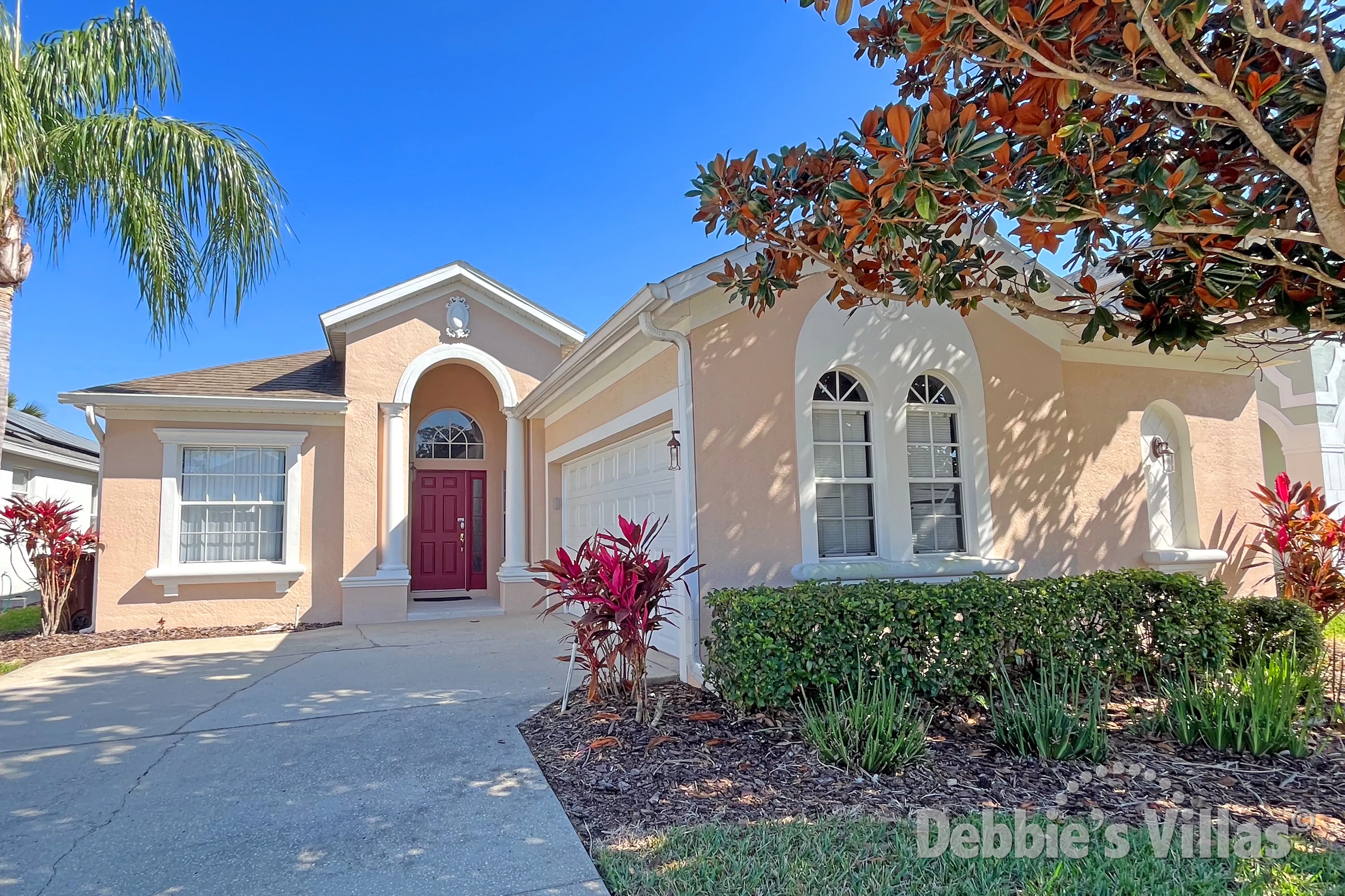 Orlando vacation villa, gated community, close to Disney, private pool and spa, games room