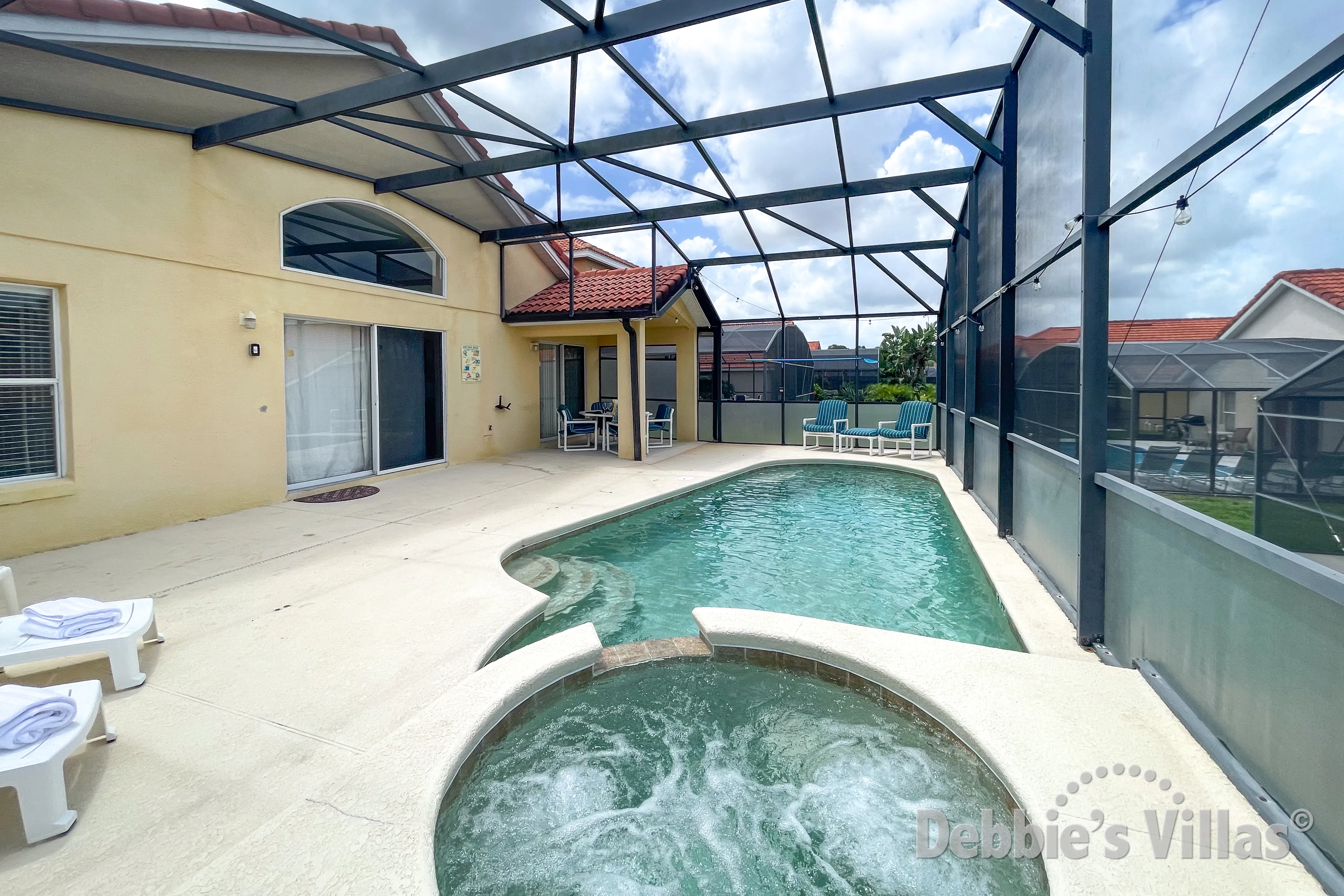 West-facing private pool at this Aviana vacation villa in Orlando 