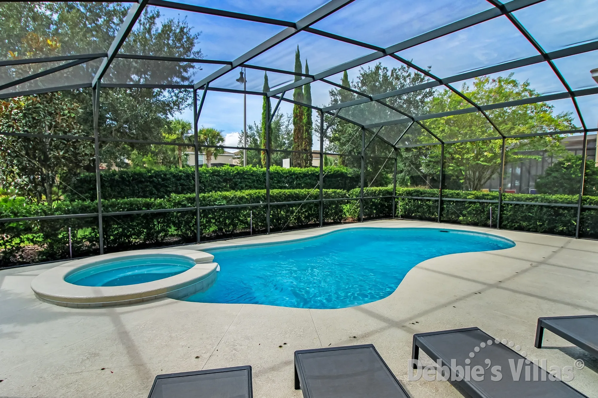 Solterra villa with great privacy around the south-facing pool and spa