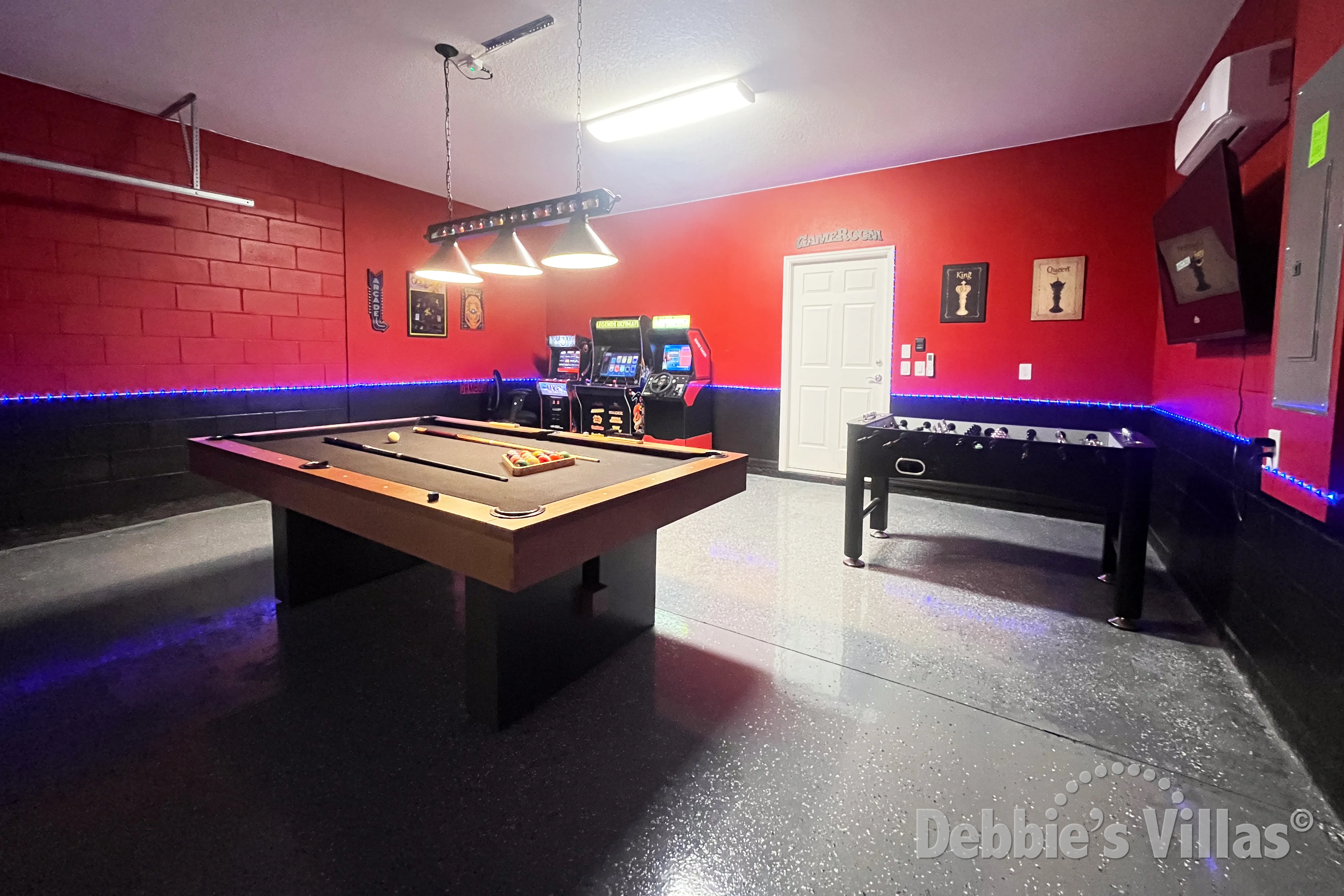 Well-equipped and air-conditioned games room in this Kissimmee vacation villa