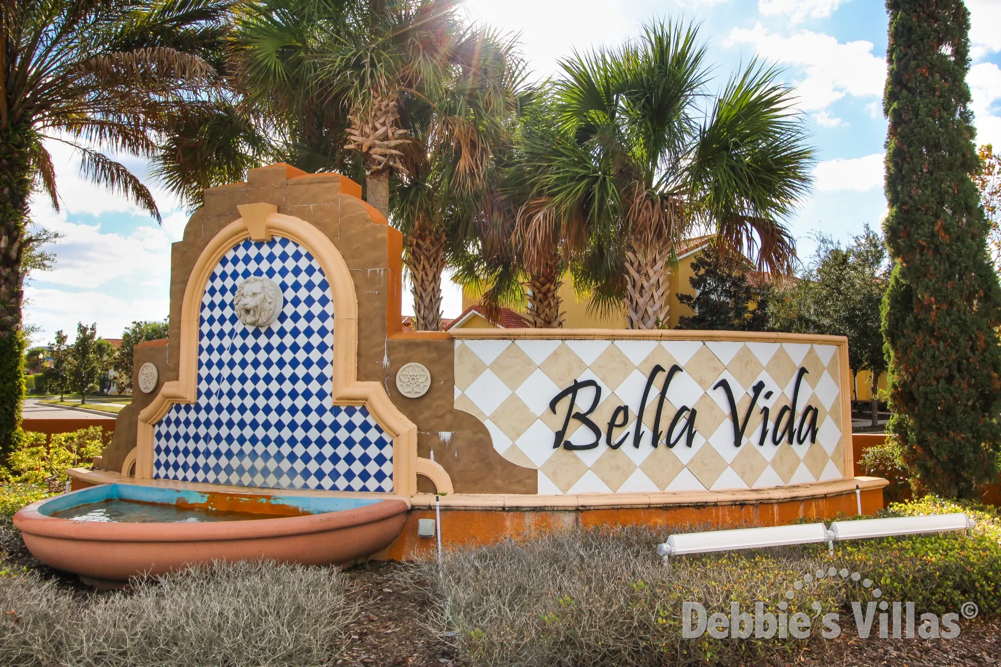 Wide selection of Orlando holiday villas close to Disney on a gated Kissimmee community