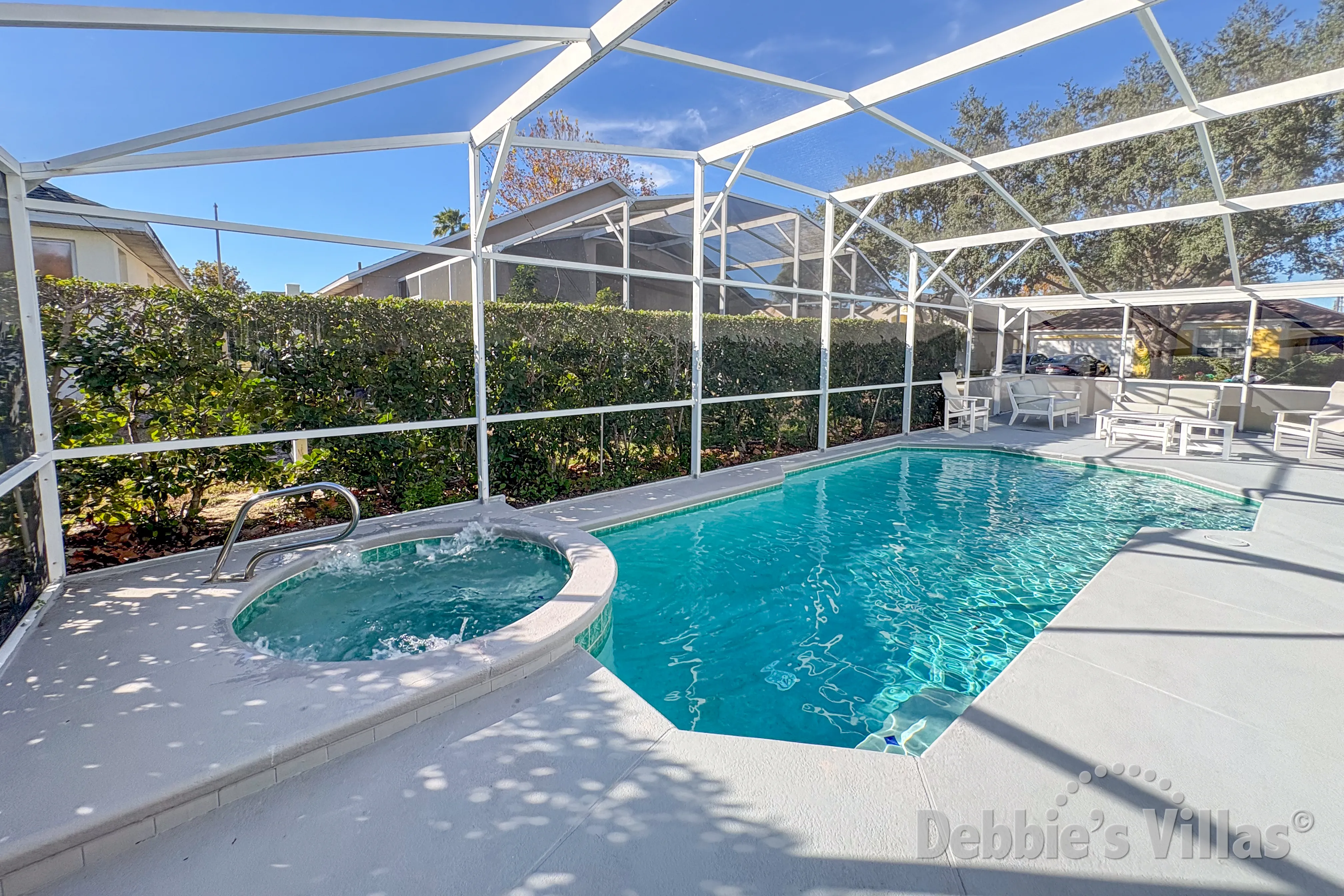 West-facing pool and spa at this vacation villa on Westridge Manors in Davenport 