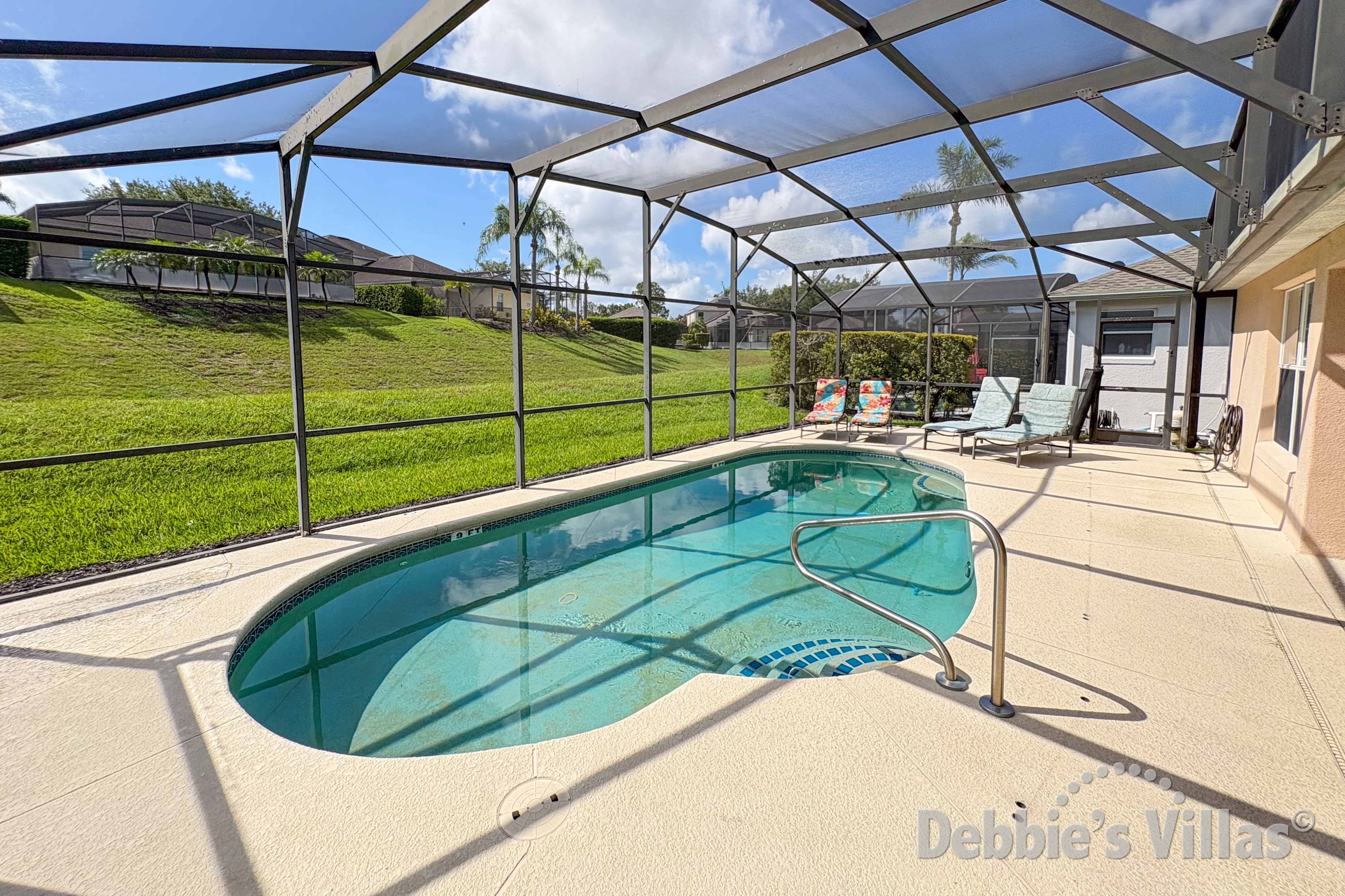 Southeast-facing pool at this vacation villa on Calabay Parc in Davenport