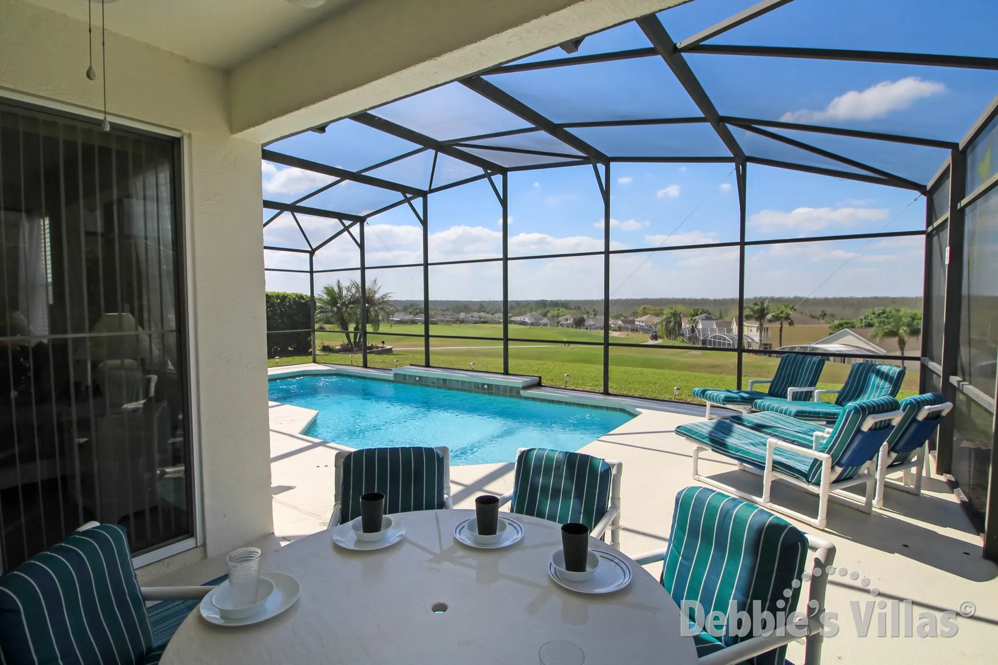 West-facing views across the golf course