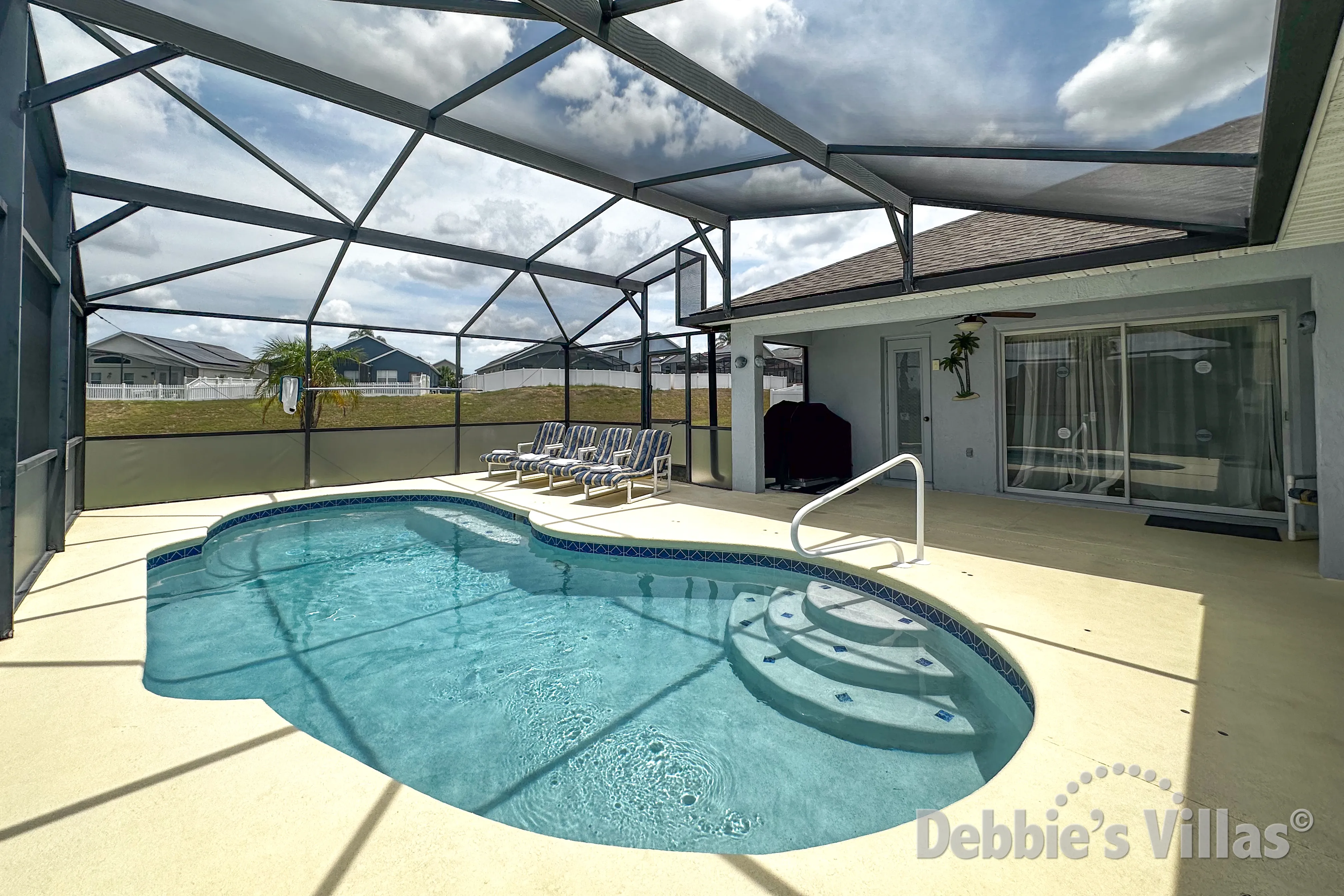 Large and spacious private pool at this vacation villa on Tuscan Ridge in Davenport