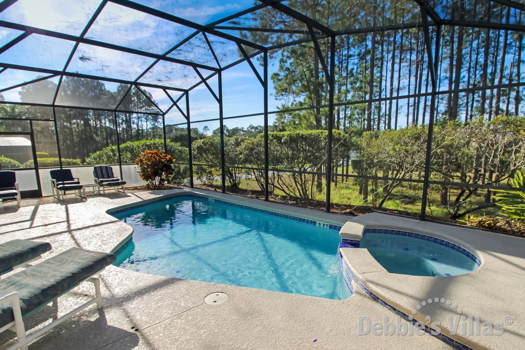 Calabay Parc villa in Davenport with a private west-facing pool and spa