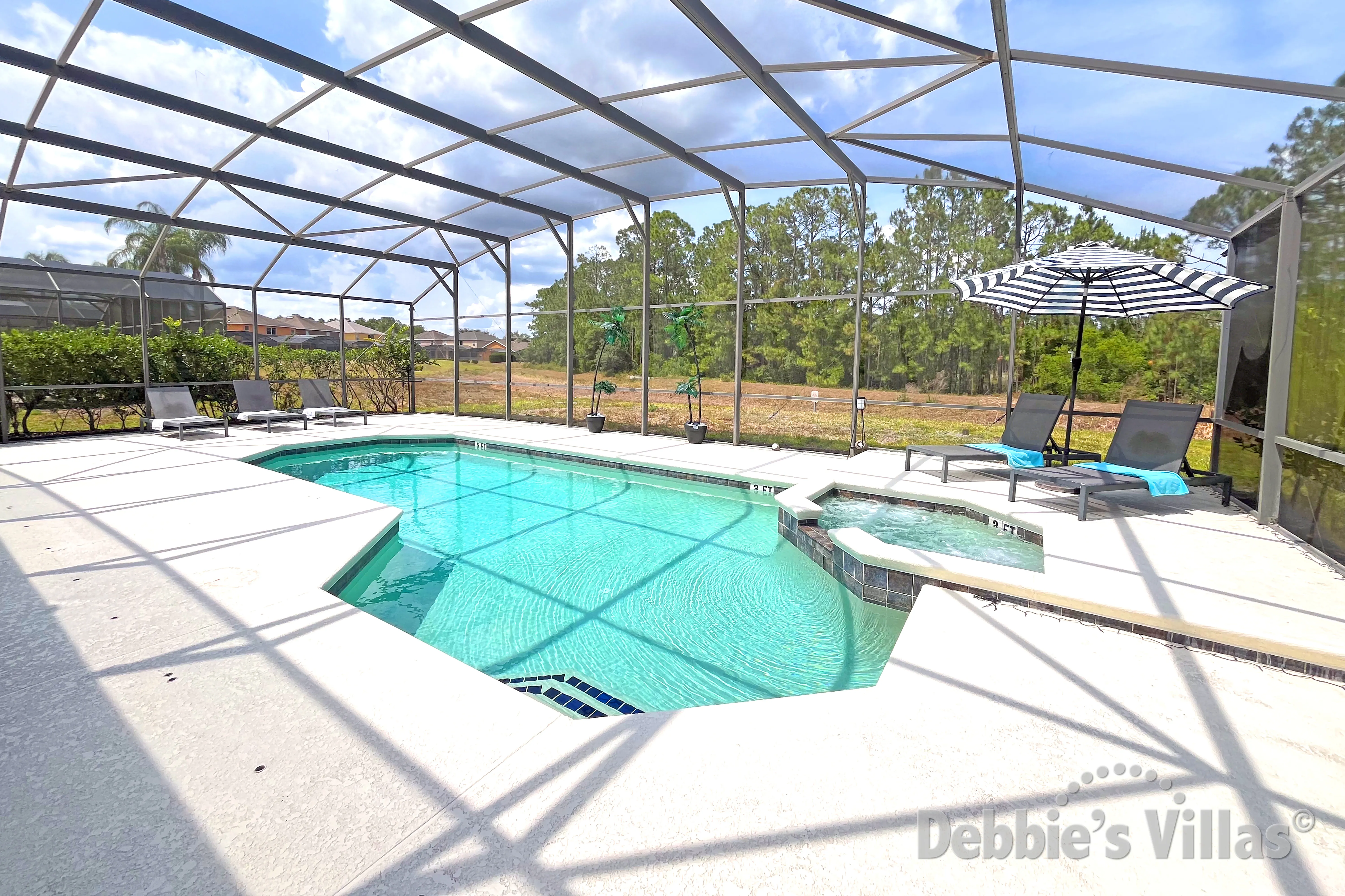 Private pool and spa at this vacation villa on Watersong in Davenport
