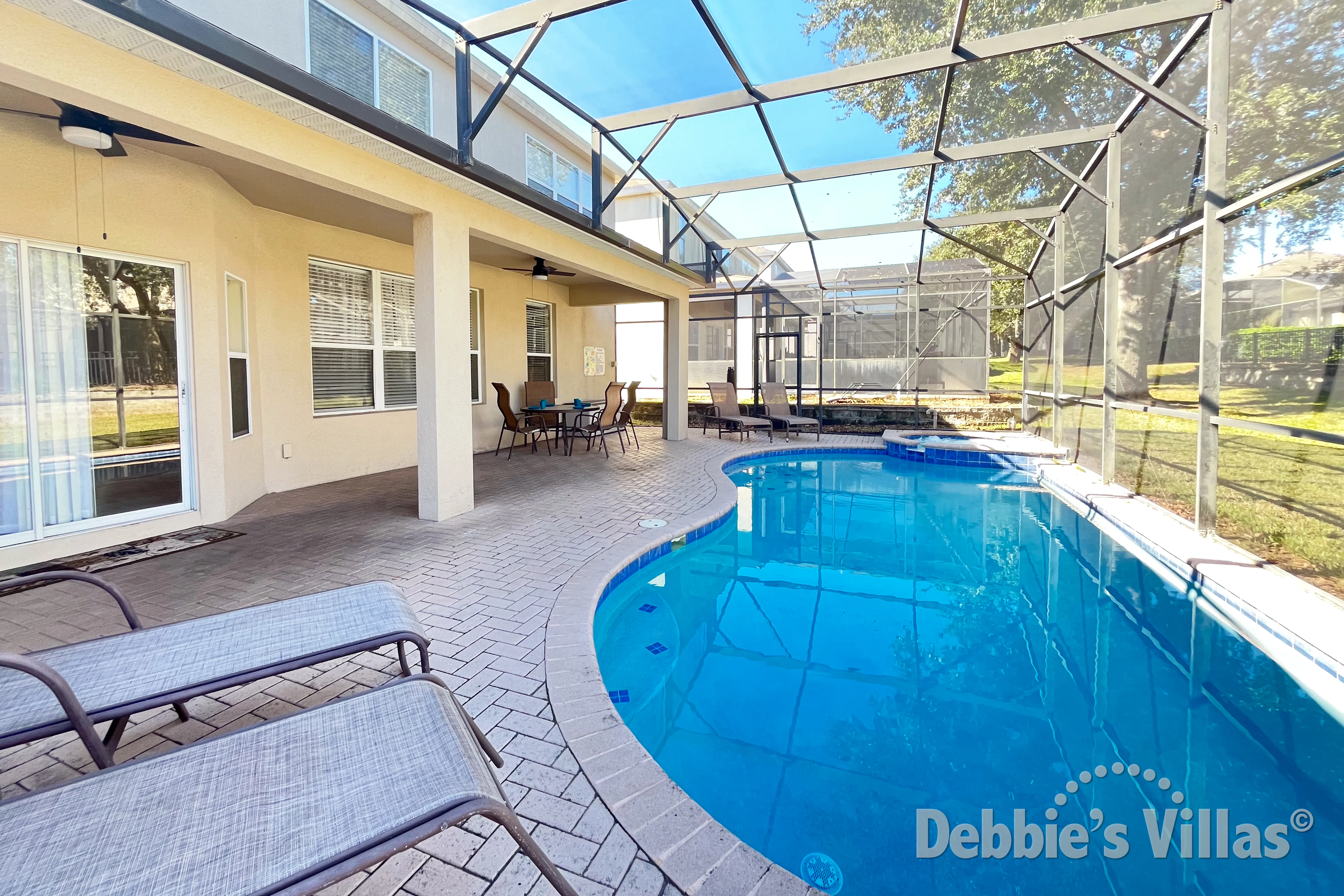Lots of space for you to  make the most of your private pool and spa in Kissimmee