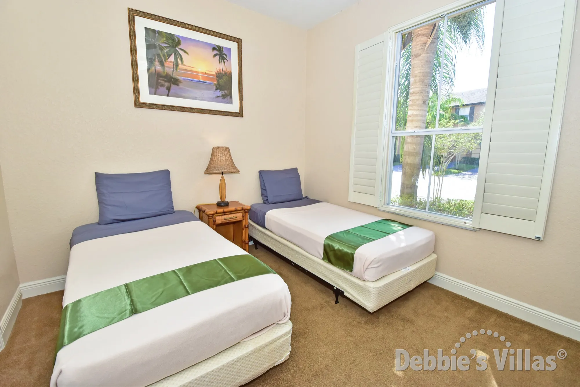 Ground floor Bedroom 3 with Twin beds